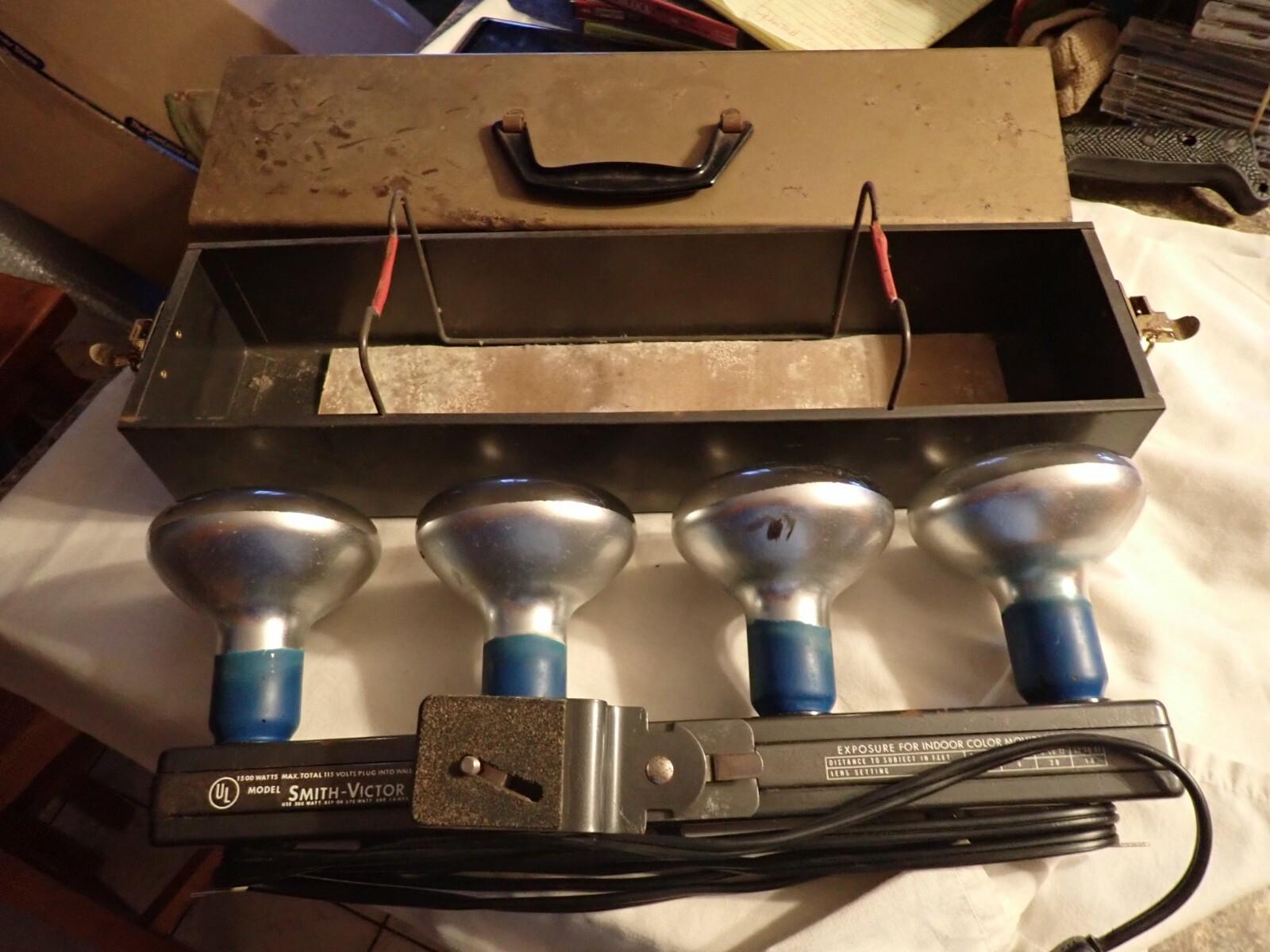 Smith-Victor Model L43 Movie Lights 1500 W Max With Case works