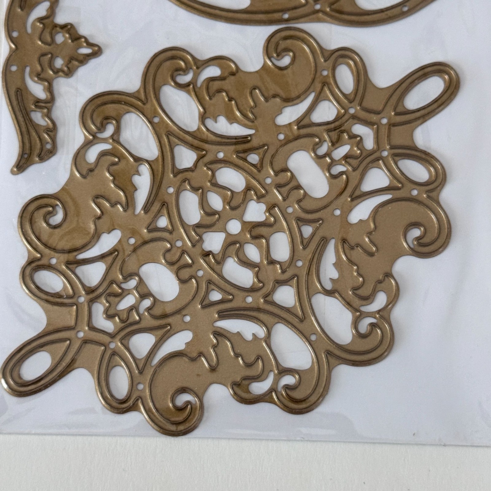 Anna Griffin Cuttlebug Decorative Cutting Die Set Ornate Flourish Elegant Metal