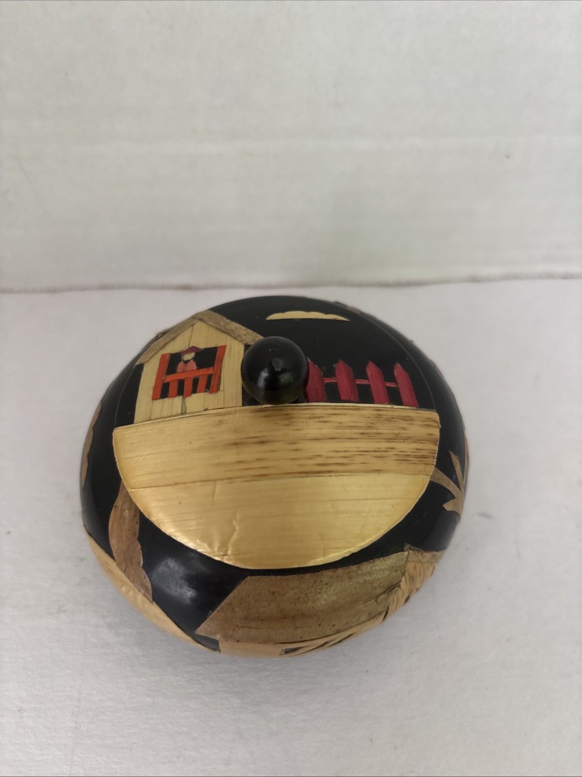 Handcrafted Inlaid Wood Trinket Box House Village Scene Round Lid 3.5"