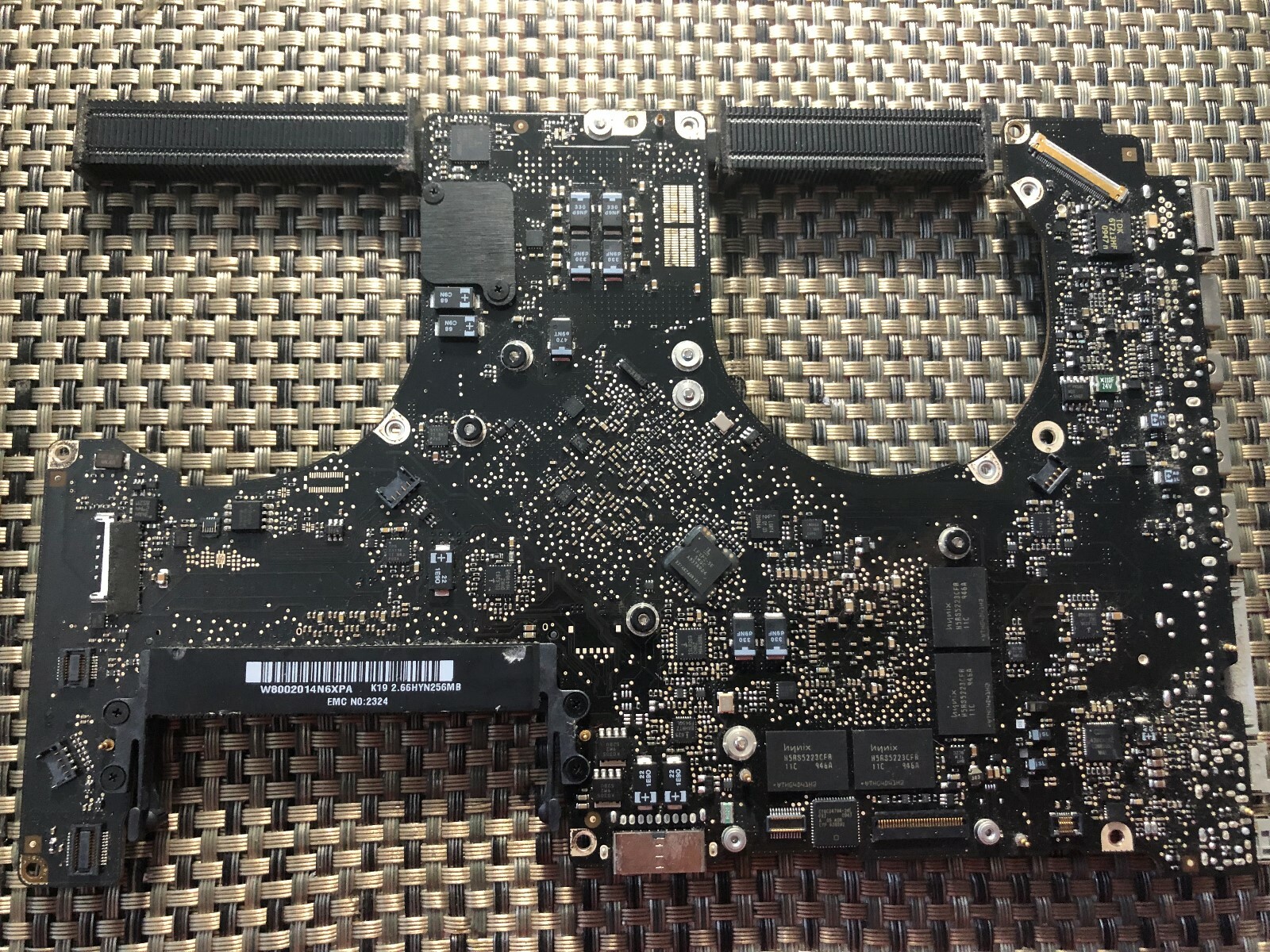 MacBook PRO A1286 15 2009  2.66ghz Logic Board motherboard 820-2523-B