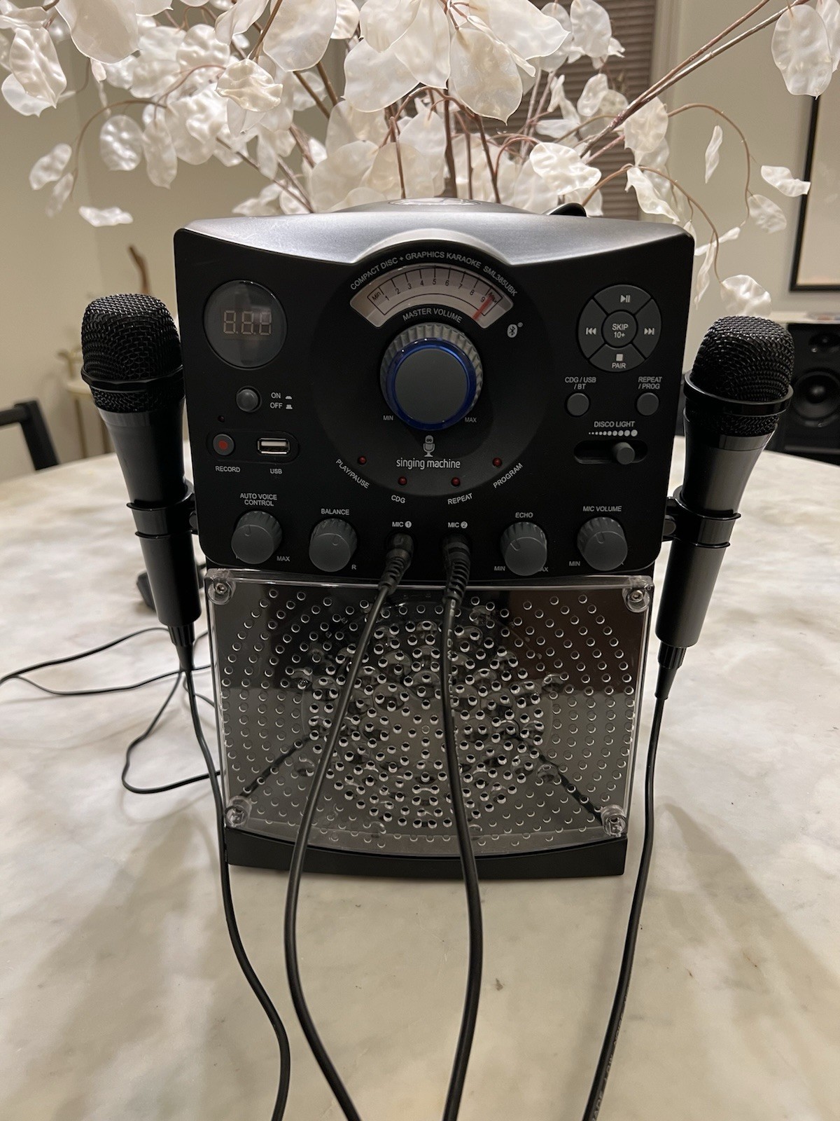 The Singing Machine SML385UBK Karaoke System Bluetooth CD+G Disco Lights
