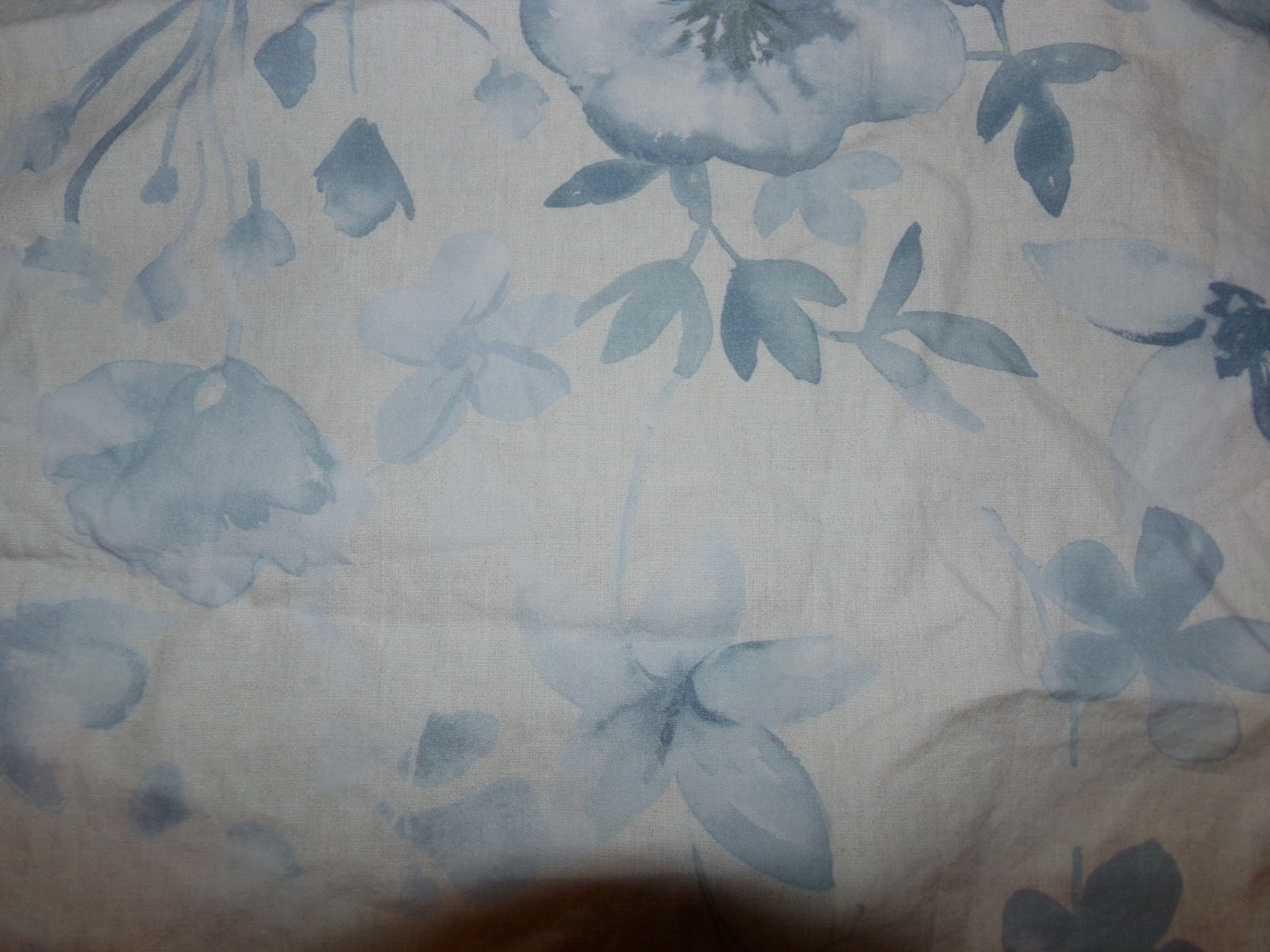 POTTERY BARN FLORAL BLUE LIGHT GRAY SET OF 2 KING PILLOW SHAMS