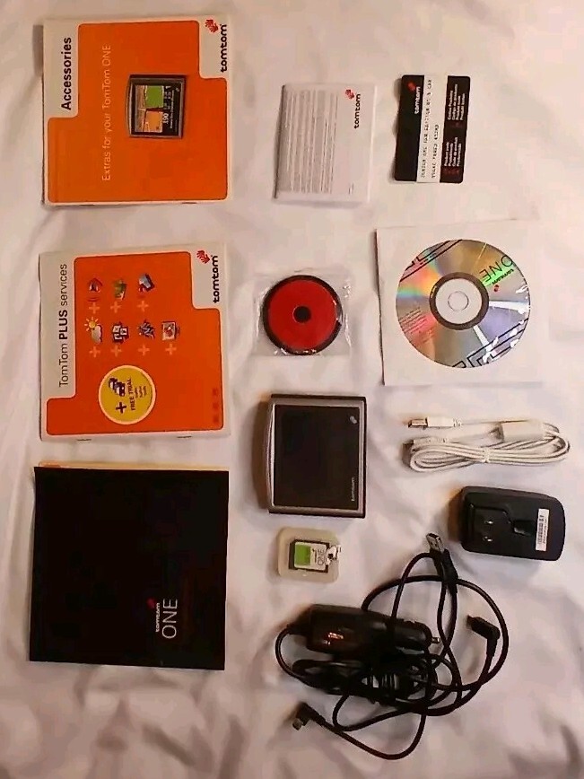 TomTom One New Edition GPS Bundle Automotive Mountable Preowned Tested, working