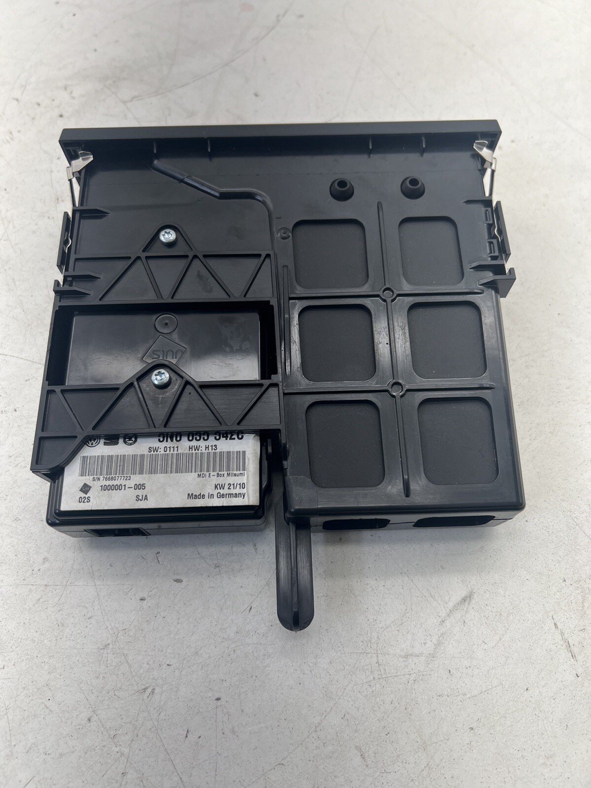 2010-2014 Volkswagen Jetta Sportwagen Input Interface Multimedia Module OEM.
