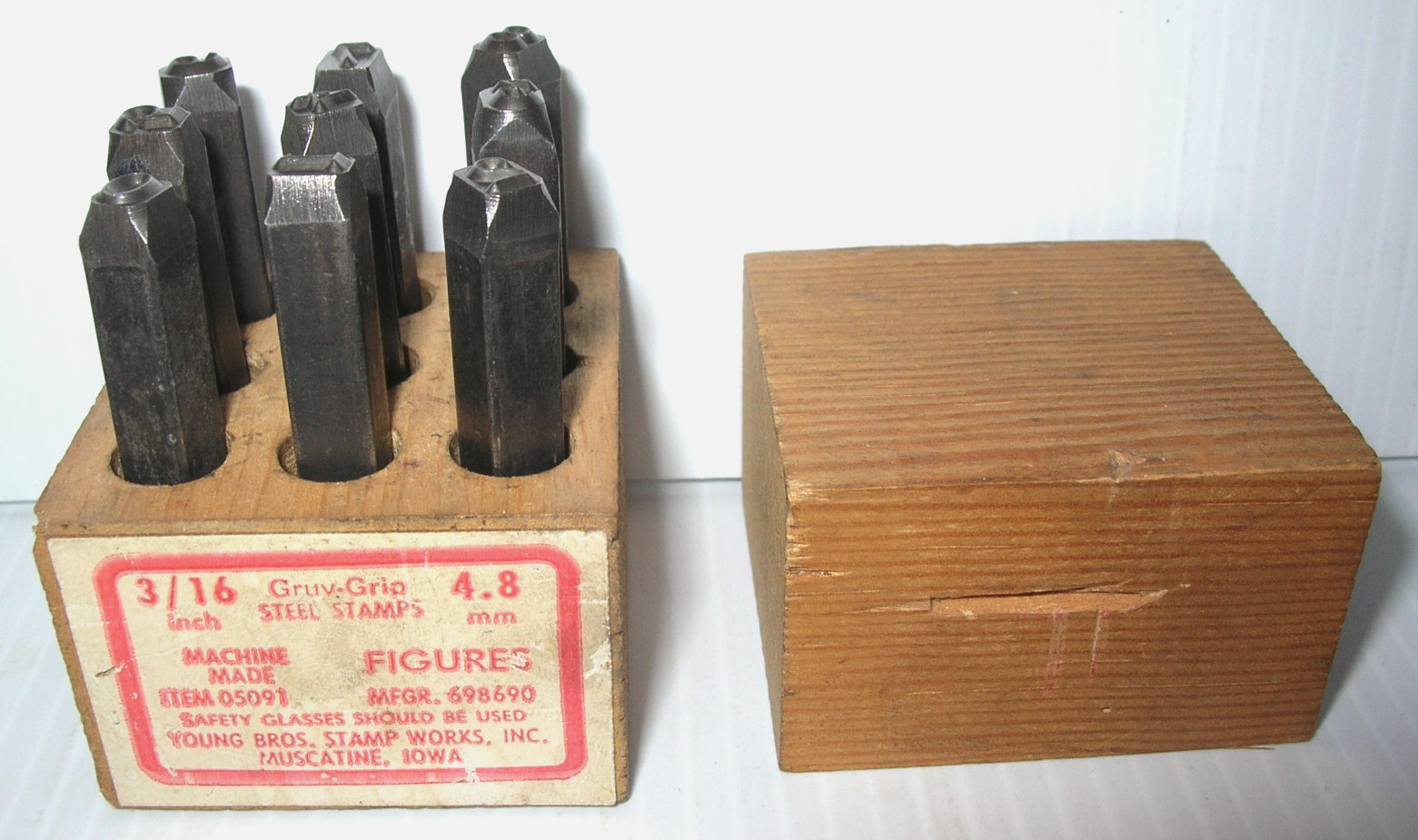 3/16" Number Stamp Set, Young Bros Stamp Works Muscatine Iowa, USA, In Wood Case