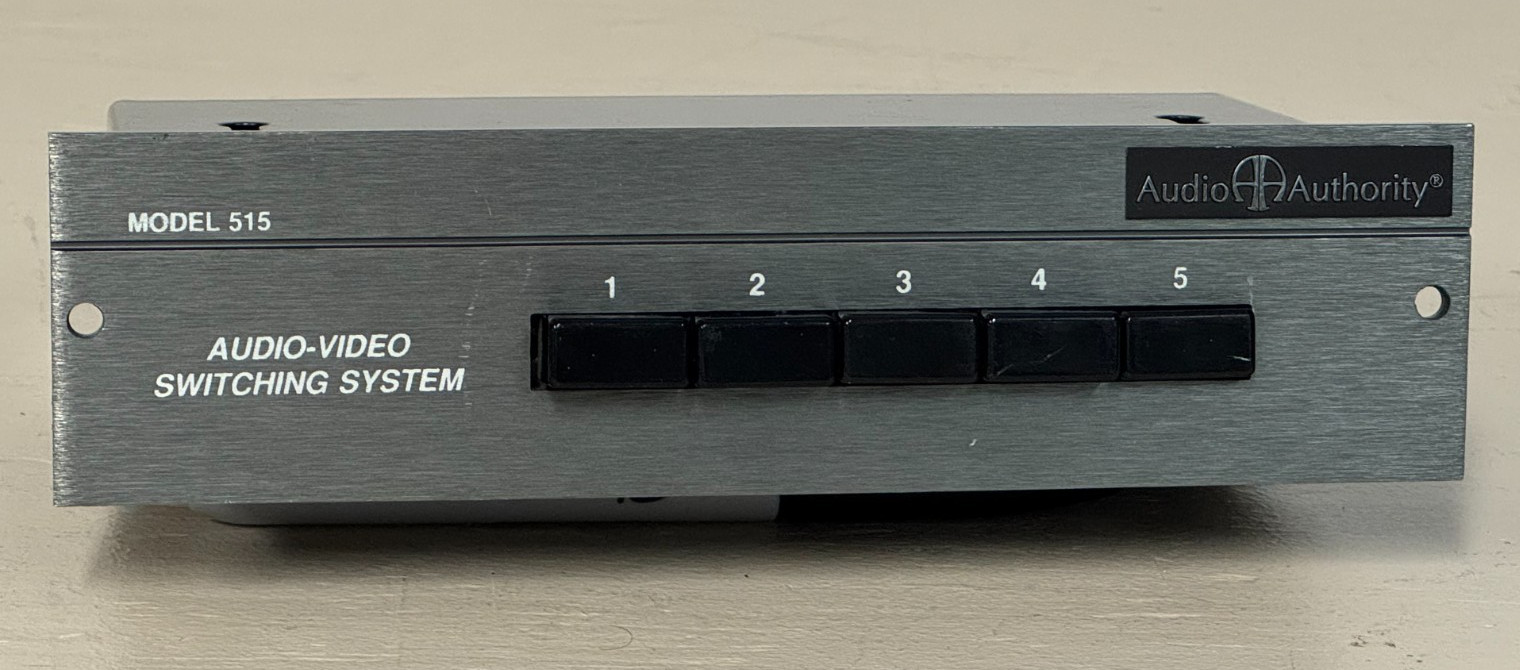 Audio Authority Model 515  Audio / Video Push Button Selecter Switch w 5 inputs