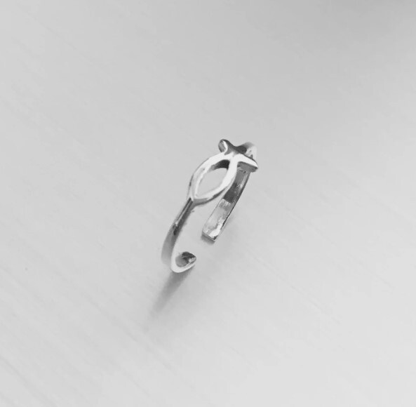 Solid Metal 925 Silver Women's Tiny Fish Adjustable Toe Ring White Gold Plated