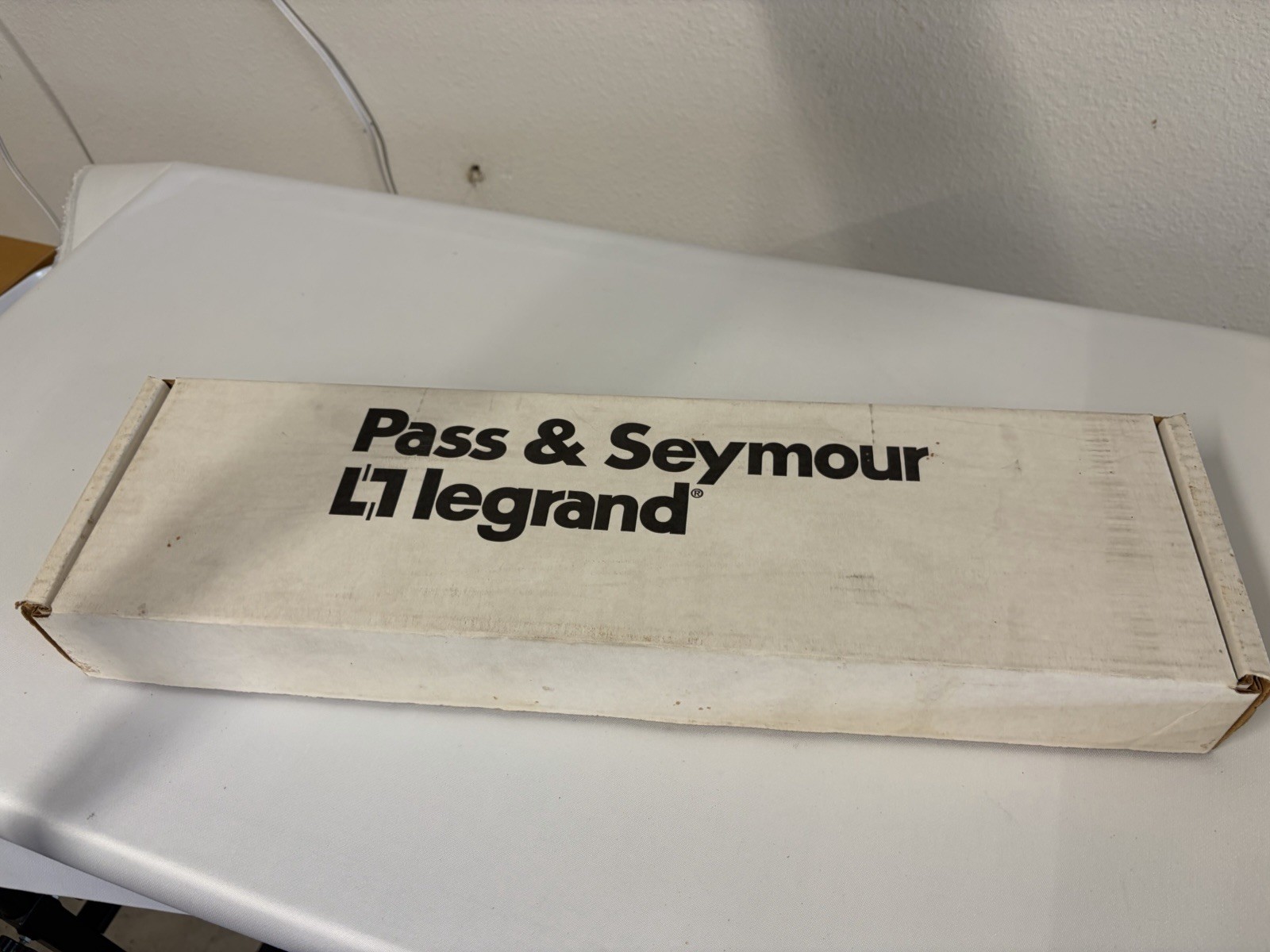 Legrand Pass & Seymour 48 Port CAT5 Patch Panel PSPP485EA w/ Modules – Open Box