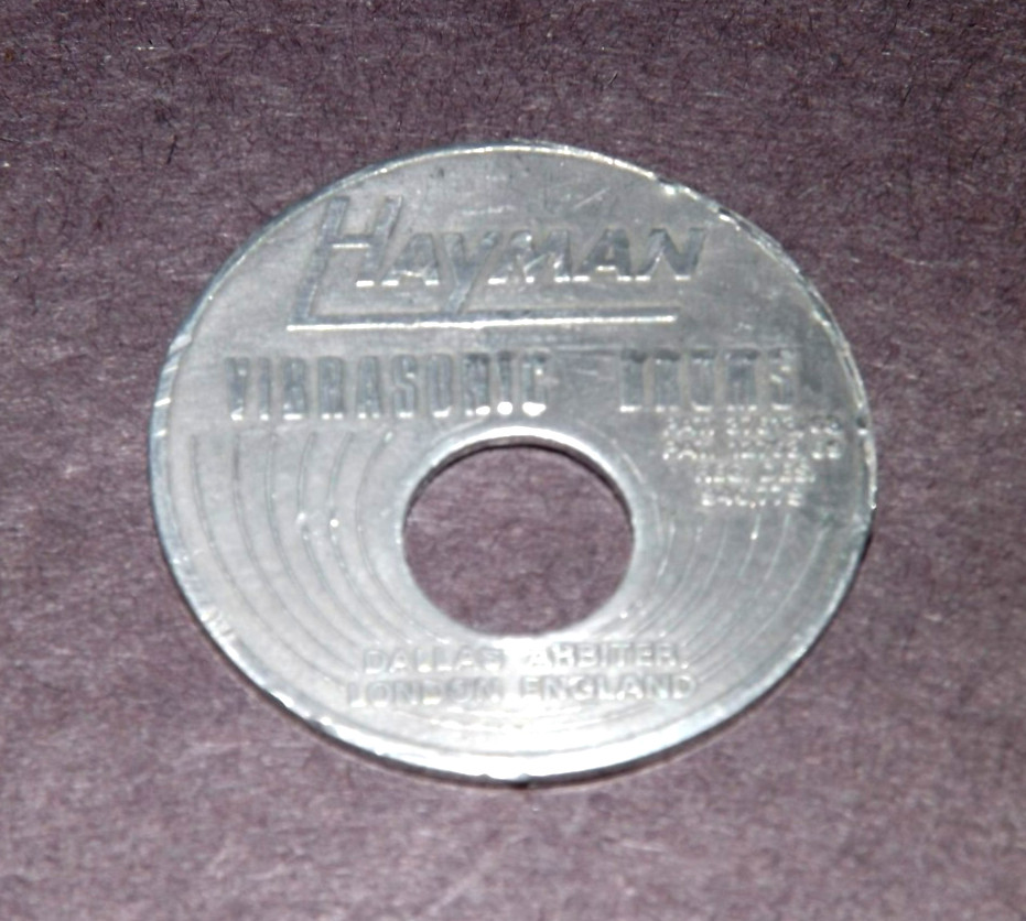 Vintage Hayman Vibrasonic Drum Badge (124)
