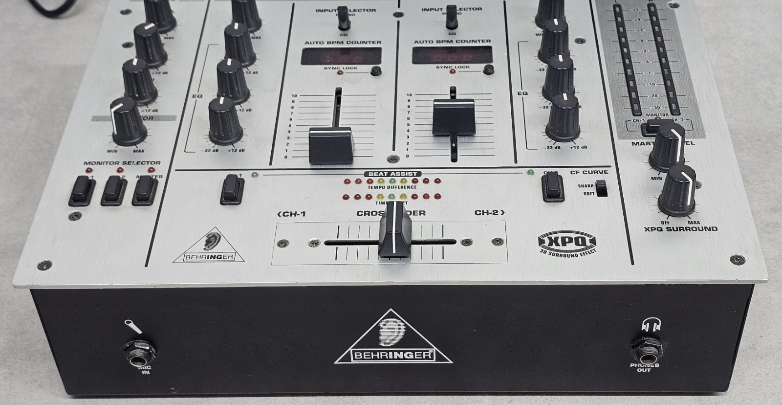 Behringer Pro Mixer DJX400