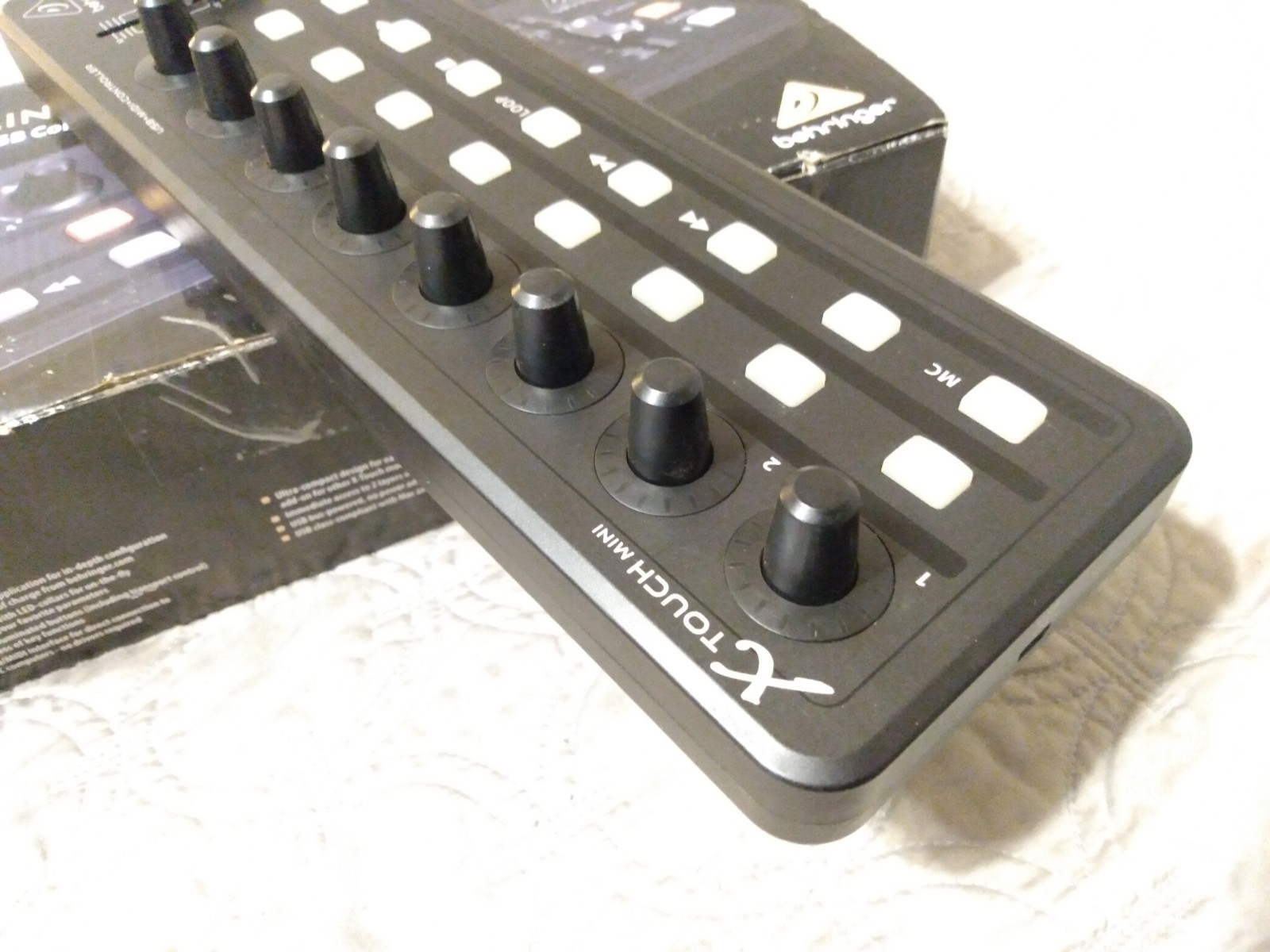 Behringer X-Touch Mini Universal USB MIDI Controller Ultra Compact