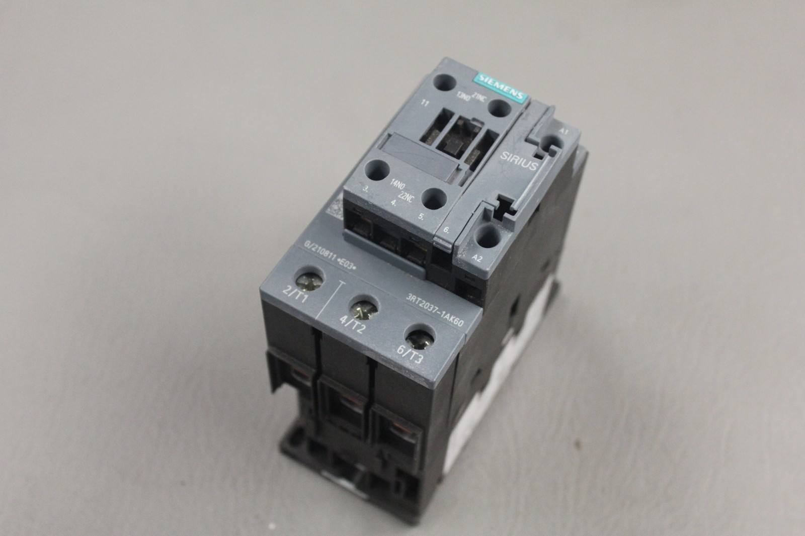 SIEMENS SIRIUS 3RT2037-1AK60 CONTACTOR MODULE