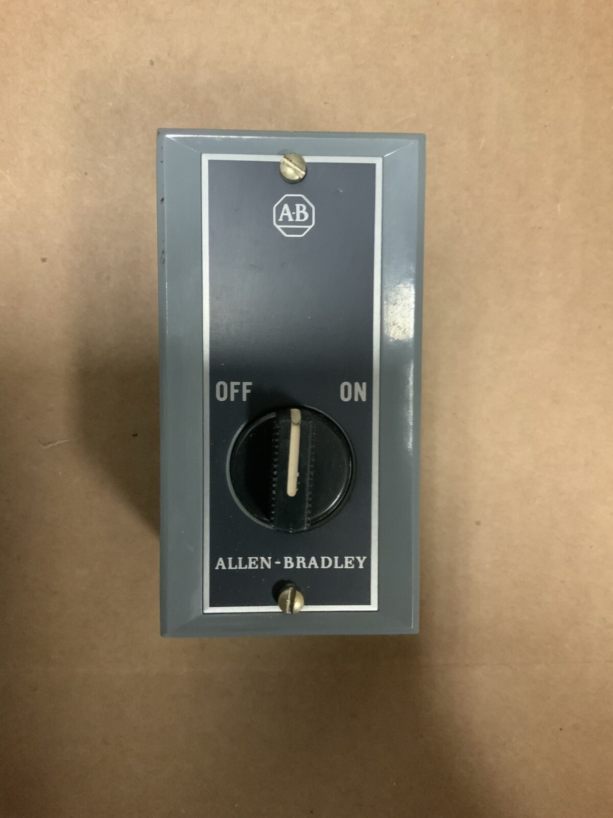 Allen Bradley  800S-R2X Selector Switch