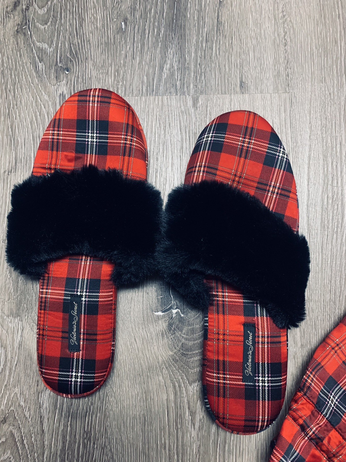 Victoria's Secret Red Plaid Satin Slippers w/bag Sz Large (9-10) NWT