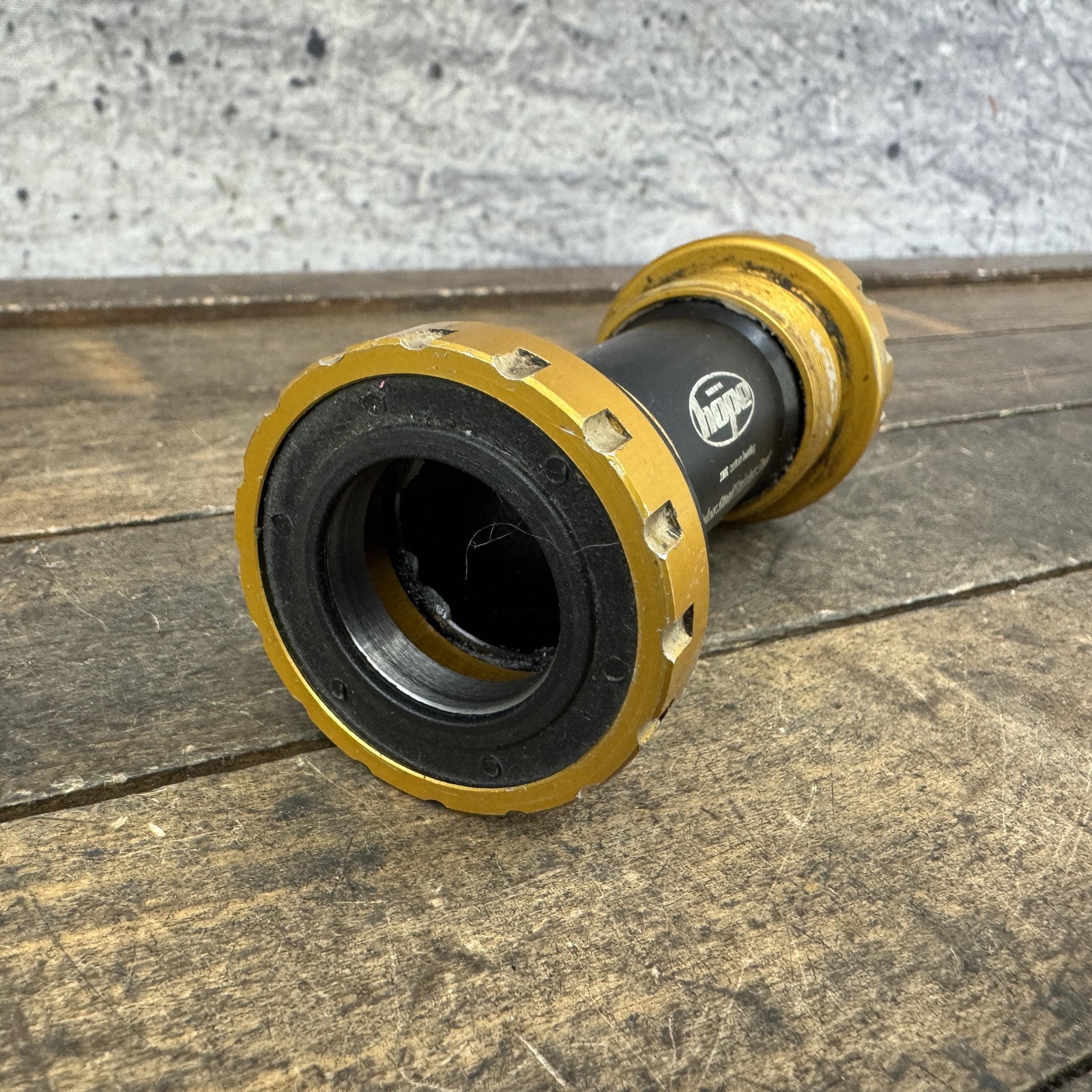 Hope External Bottom Bracket BSA 73mm 24mm Hollowtech II Gold Stainless Steel