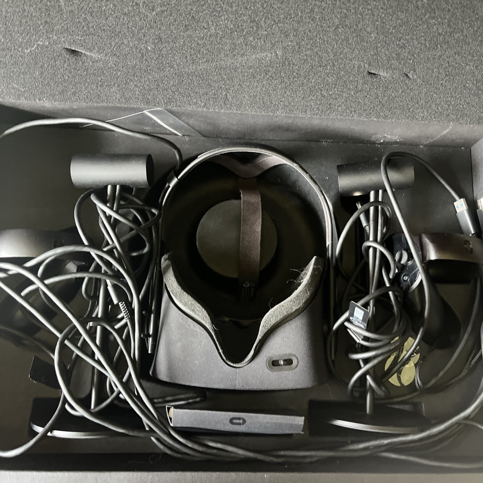 Oculus Rift VR Headset Complete Bundle Open Box w/ Controllers & Box