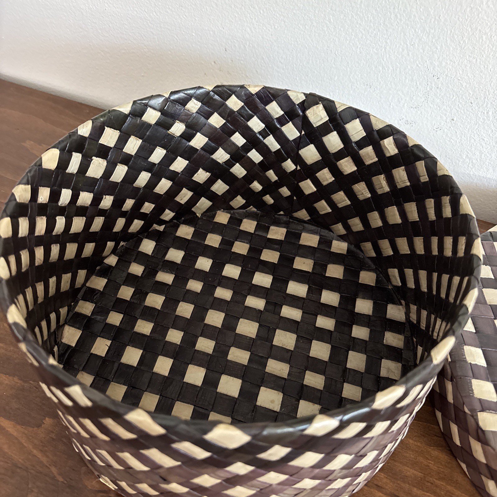 Handwoven Lidded Basket with Handle Checked Pattern