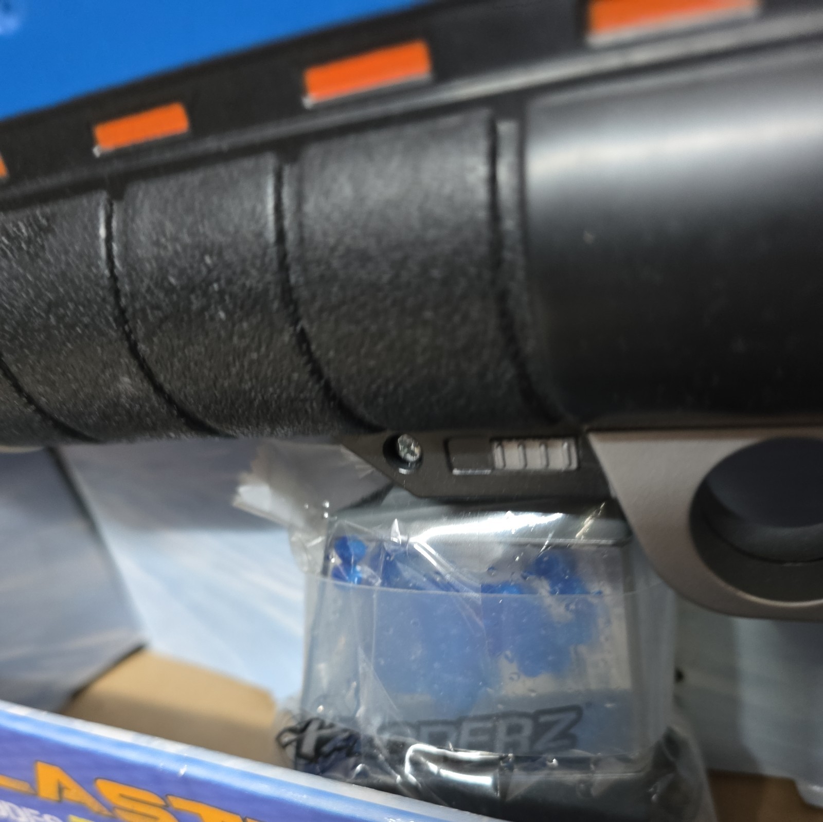 Xploderz Xblaster 75 NIB Shoots Up To 50 Feet.