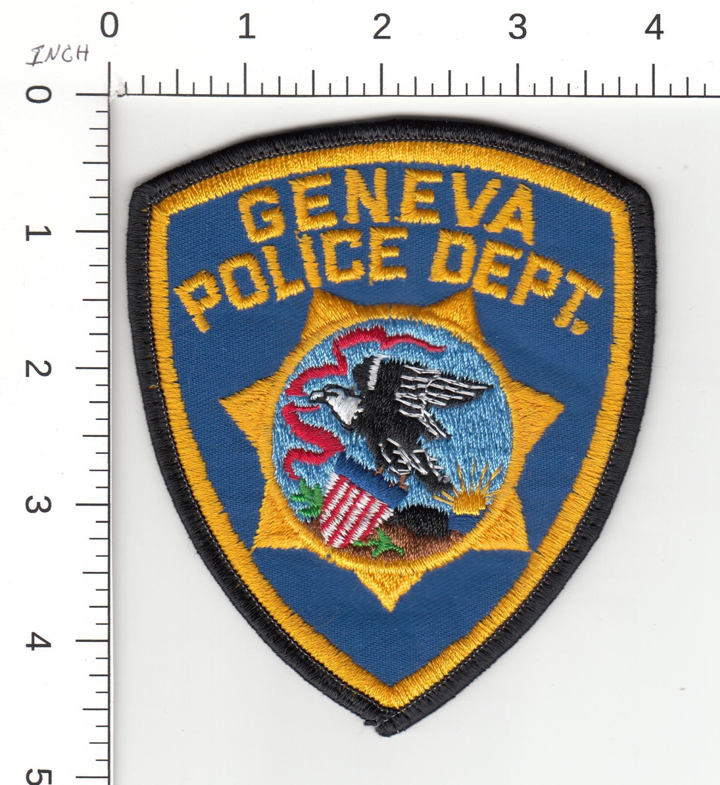 GENEVA (OLDER ISSUE-STATE SEAL VERSION) ILLINOIS POLICE COLLECTIBLE PATCH