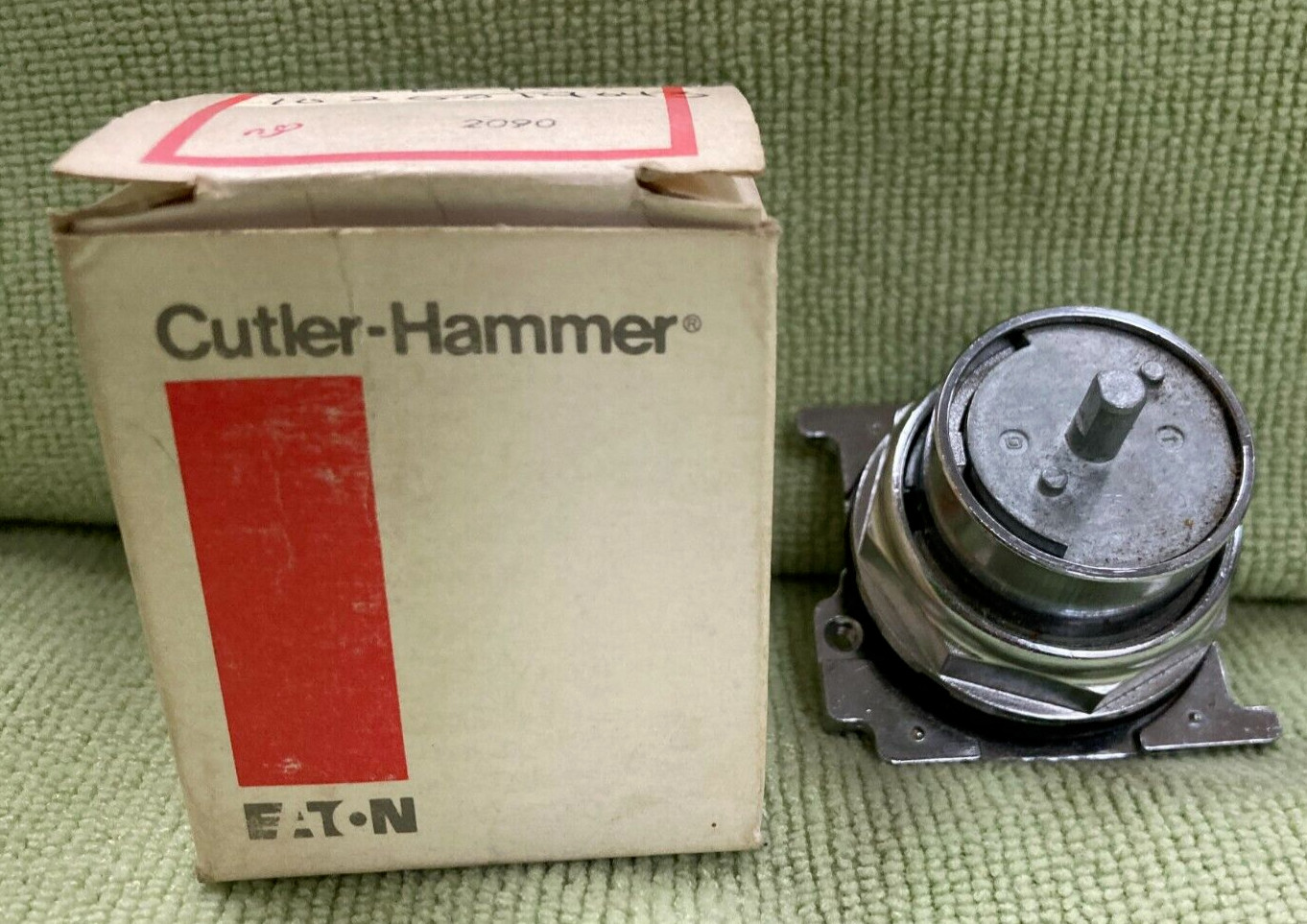 Cutler Hammer 10250T4043 3 Position Heavy-Duty Selector Switch Operator