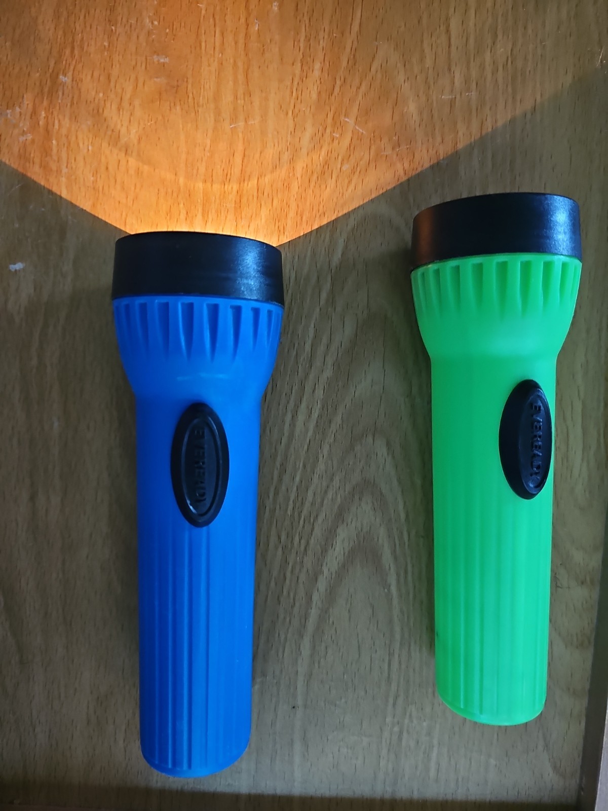 Eveready Plastic Flashlight Regular Light Uses 2D Battery 2 Count Green Blue