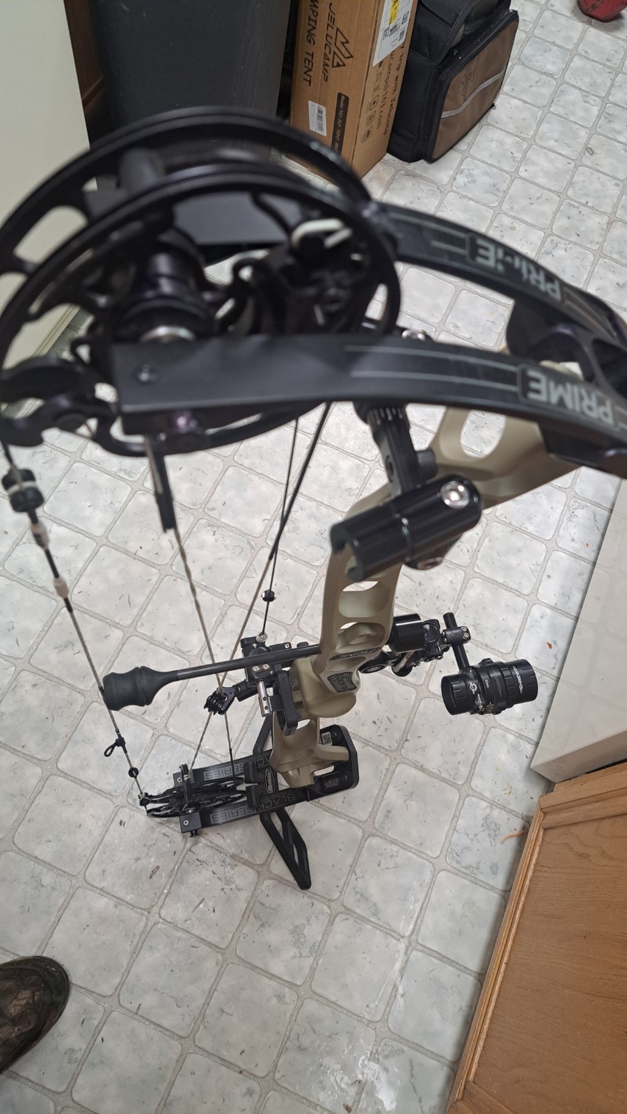 Prime Black 9 series Compound Bow Extras Nice!