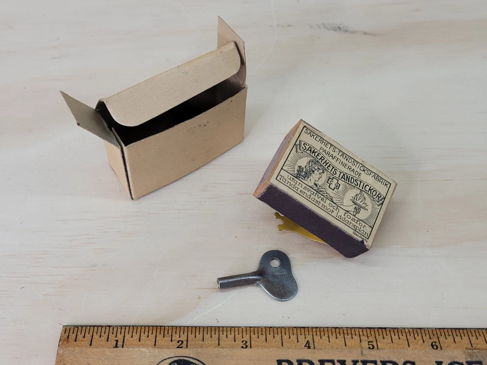 Rare Match Box Hopping Flea Circus Sideshow Wind -Up Magic Mentalism Trick