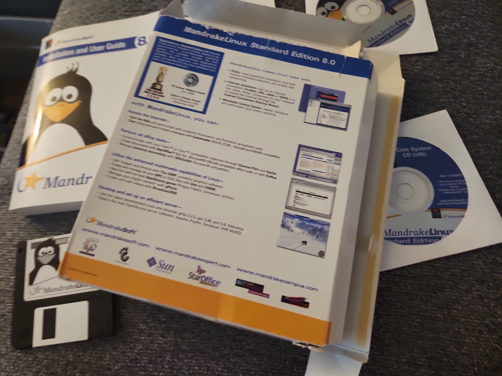 Complete Linux Operating System 8.0 Mandrake Linux Box Set 3 CDs Boot Disk