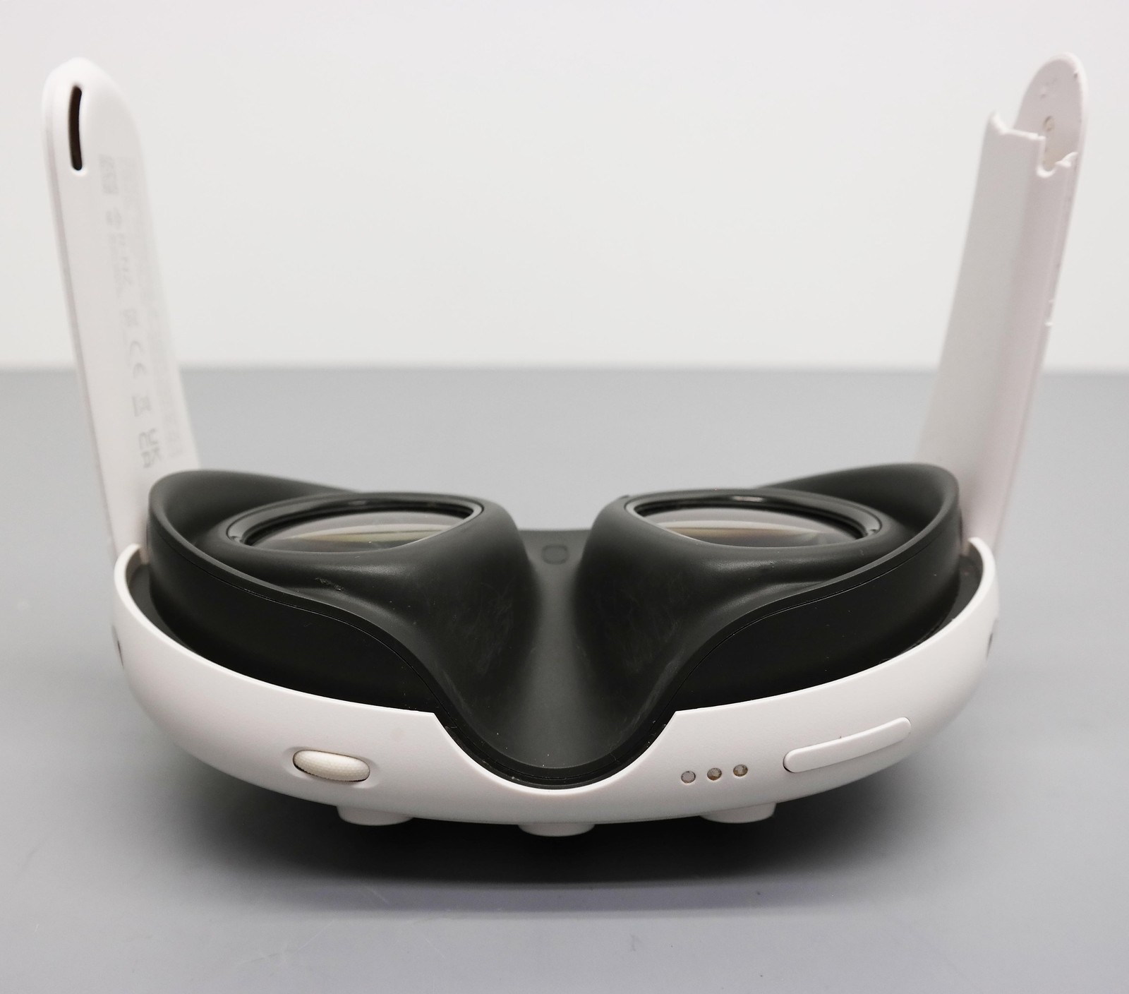 Meta Quest 3 128GB VR Headset Only READ
