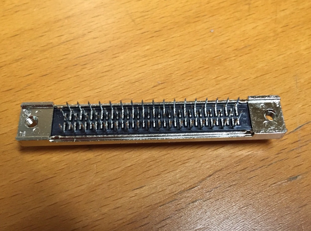 TE/TYCO/AMP 749070-7 D Sub Connector, 68 Contacts (1pc)