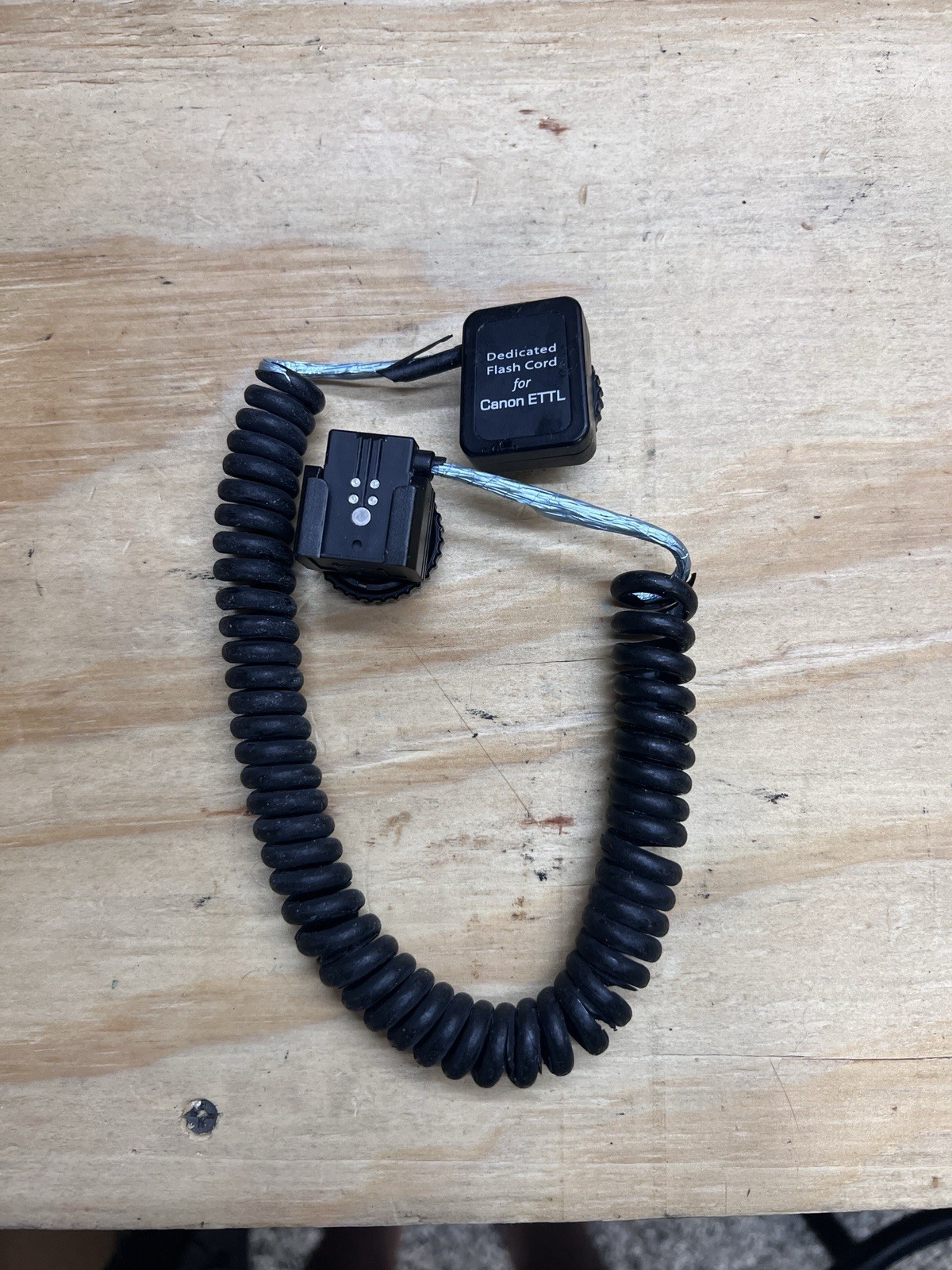 Genuine Canon Sync Cord for EOS ETTL, Coiled
