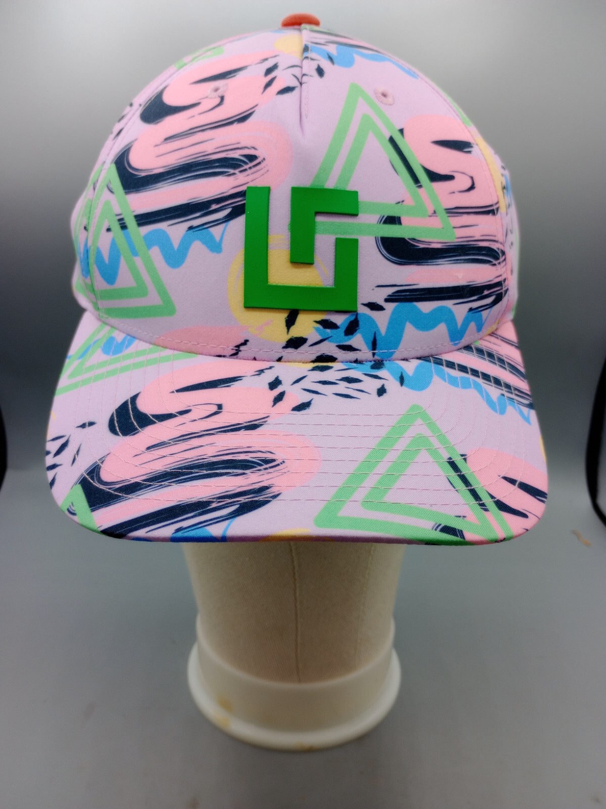 UTHER GOLF HAT CAP - NWT