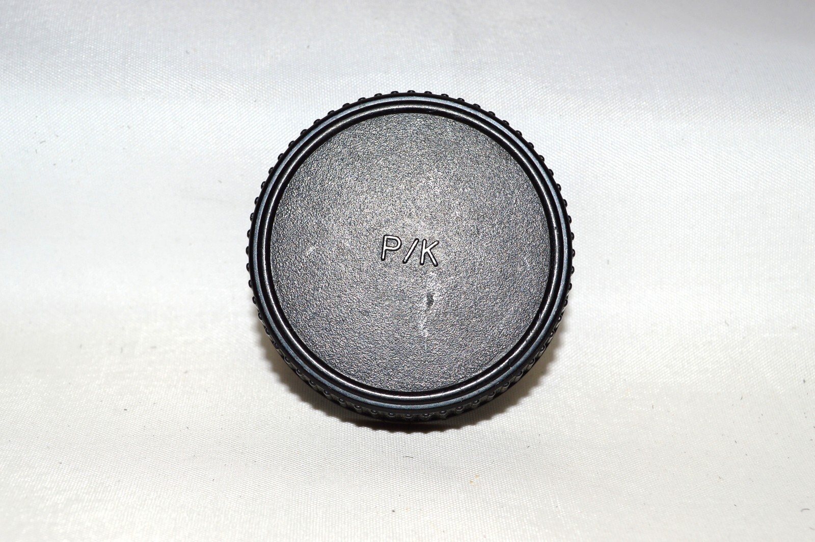 Pentax (PK) Hard Plastic Twist-On Rear Lens Cap For Pentax (PK) / Ricoh (LC-409)