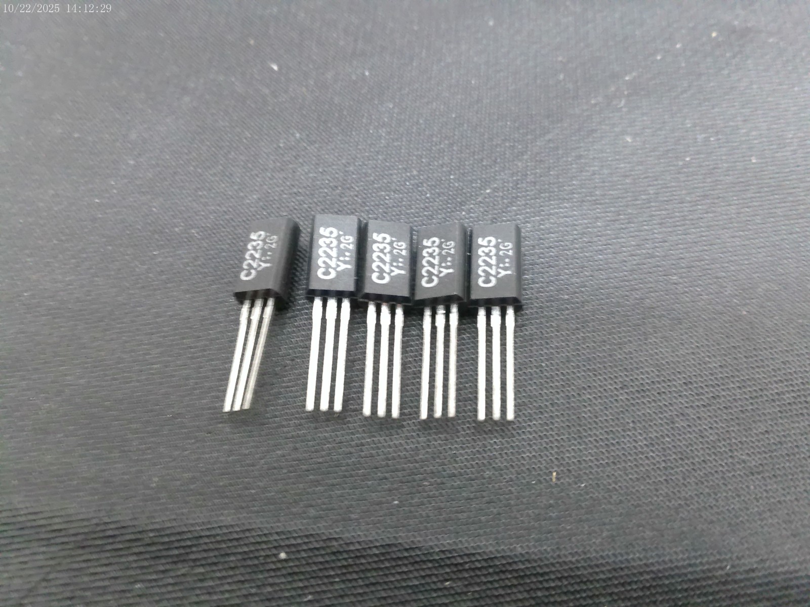 TOSHIBA 2SC2235Y TRANSISTOR NPN 120V 0.8A TO92MOD - LOT OF 5 PIECES - FAST SHIP