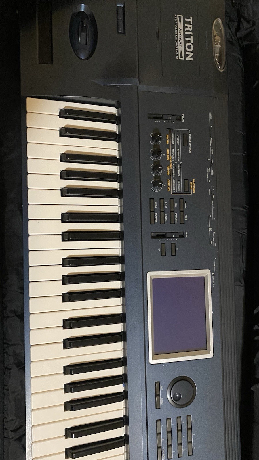 Korg Triton Extreme 61-Key Sampler Synthesizer Workstation -See Description