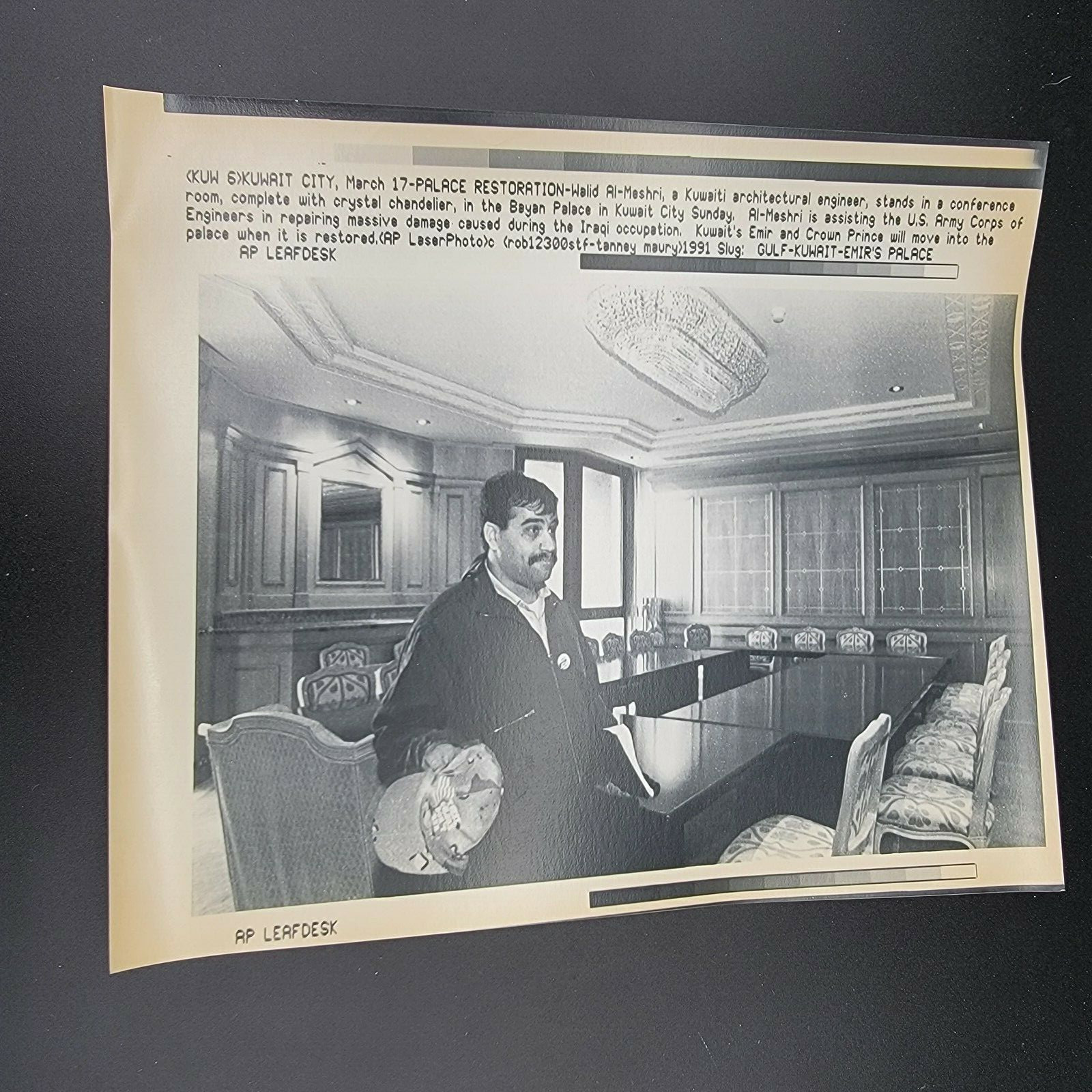 Palace Restoration AP Leaf Desk Press Photos Gulf War 1991 Kuwait City
