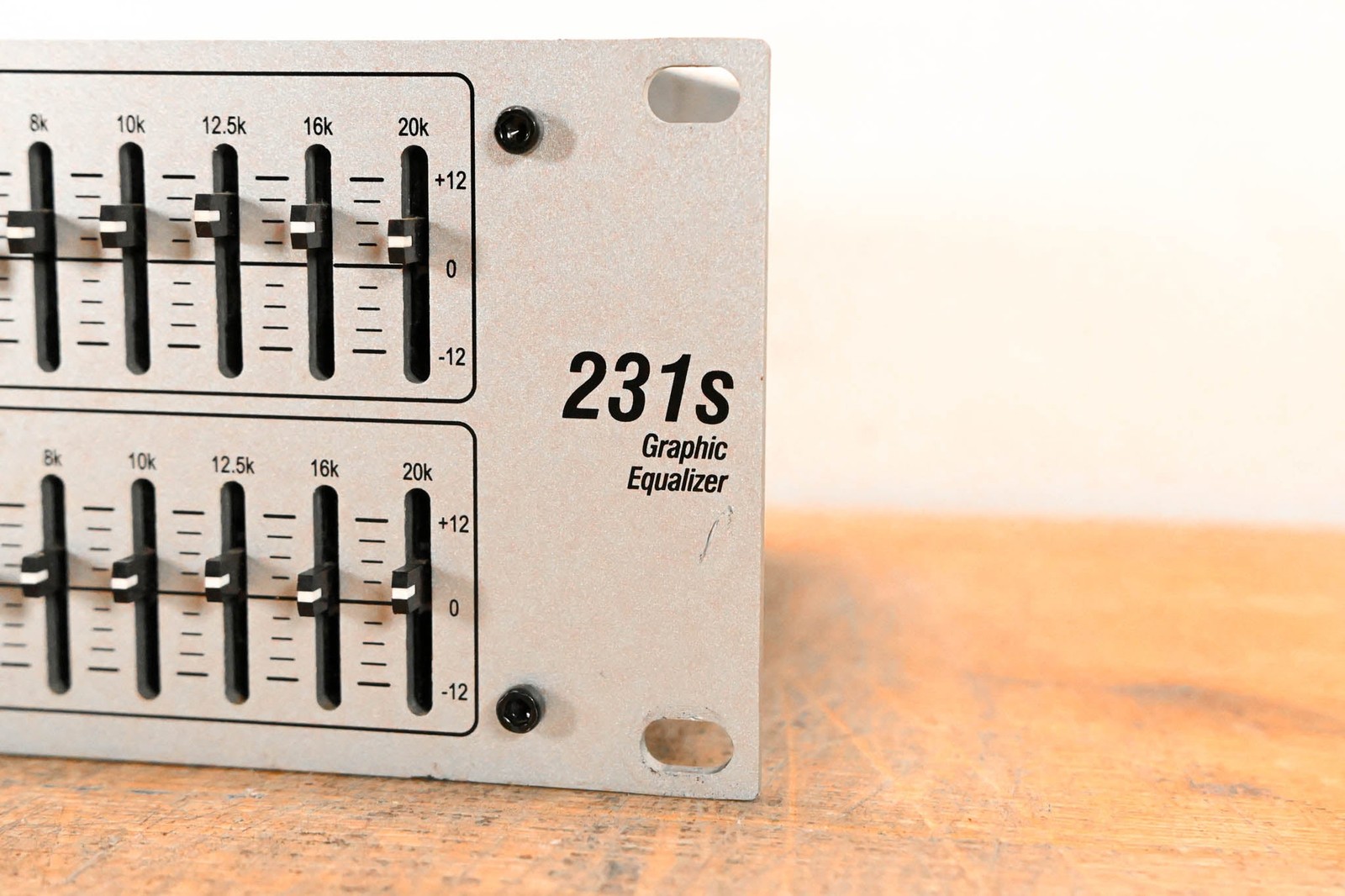 dbx 231s Two-Channel 31-Band Equalizer CG01QT1