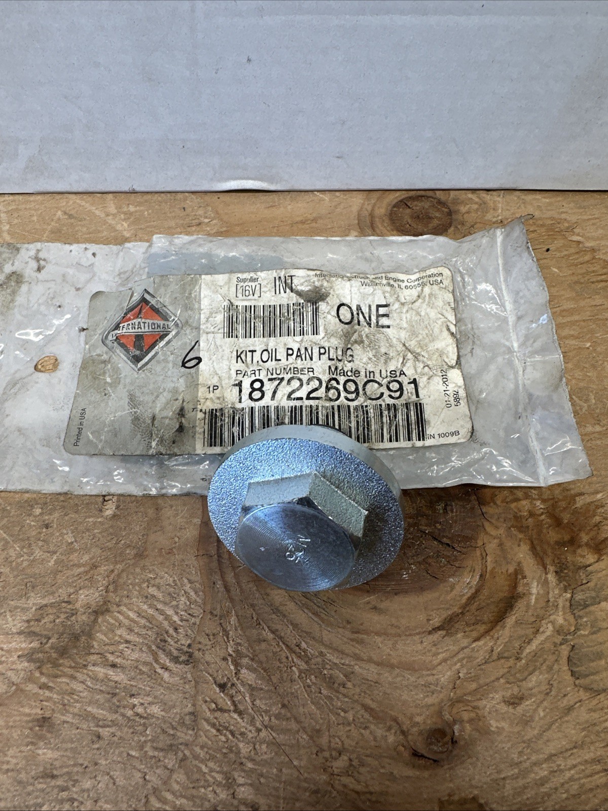 (1) International Oil Plug 1872269C91 (HC-1A)