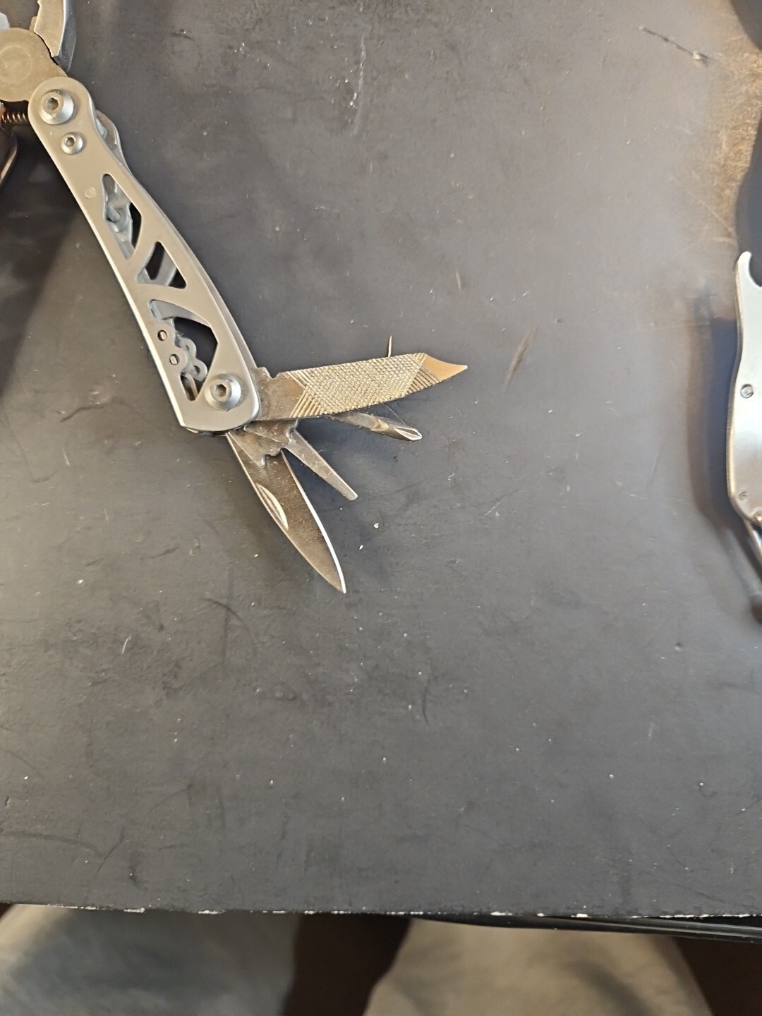 4.5" Multitool Bold