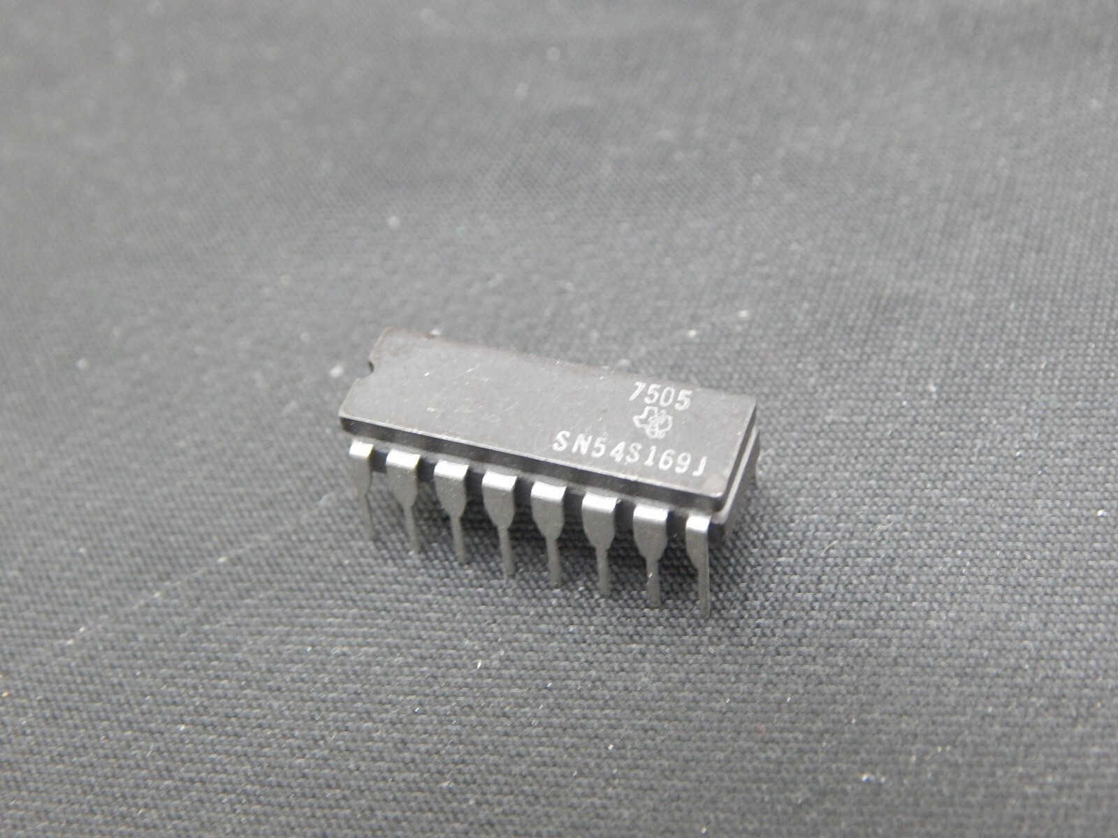TI SN54S169J Counter Single 4-Bit Sync Binary UP/Down 16-Pin CDIP -FAST SHIPPING