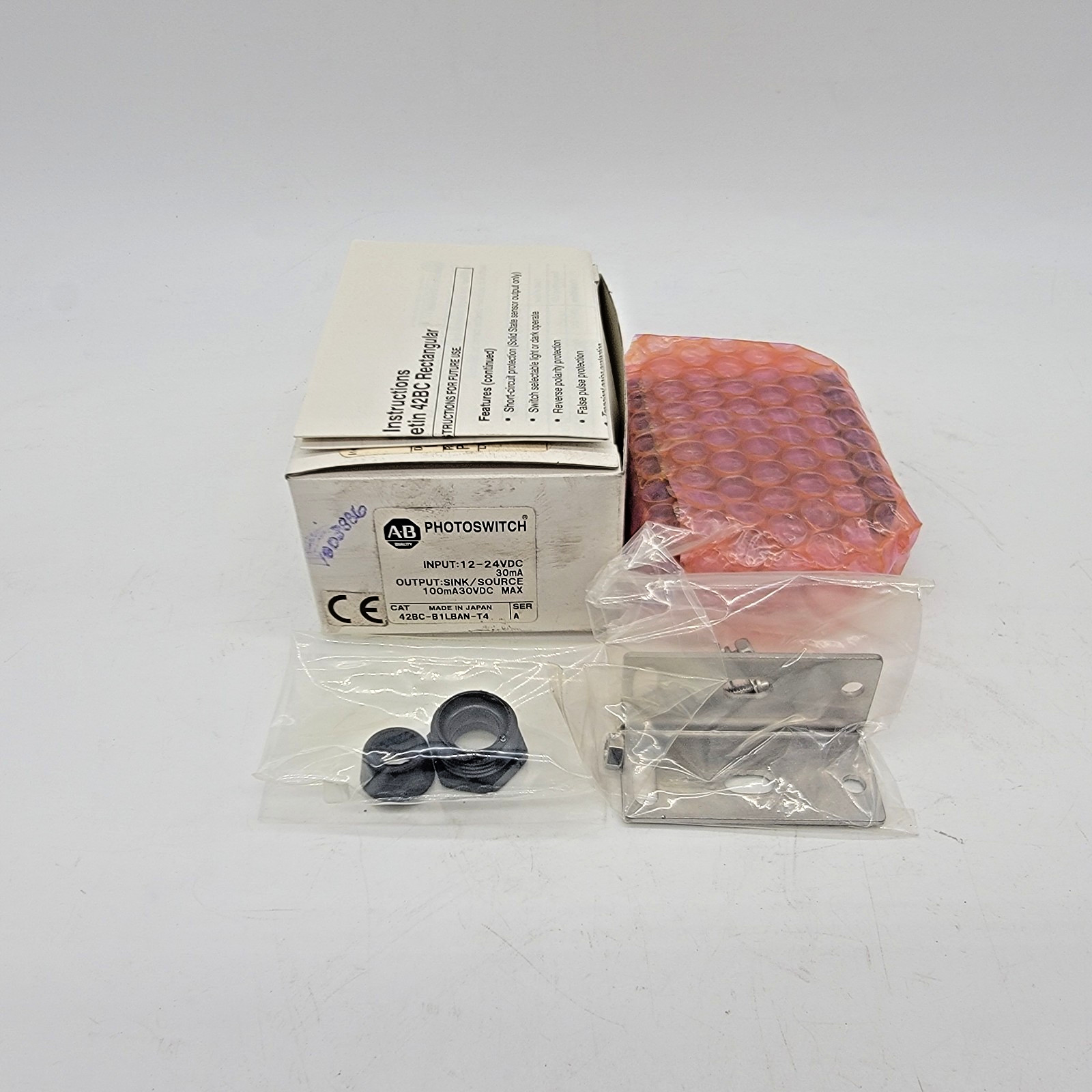 Allen-Bradley 42BC-B1LBAN-T4 Photoswitch Long Range BGS Sensor