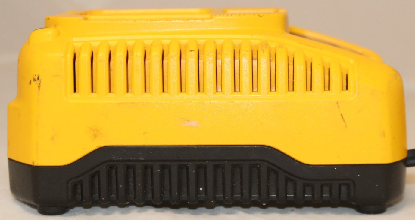 DeWalt DC759 cordless drill/driver W/ battery and charger