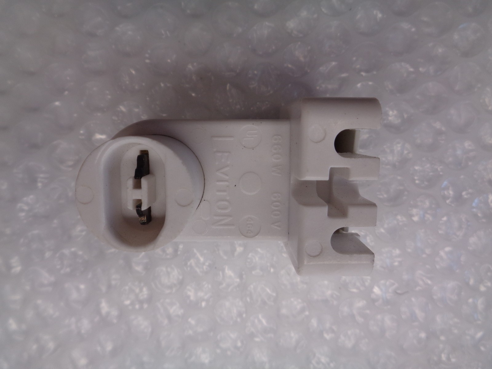 LEVITON 464 LAMPHOLDER NSNP
