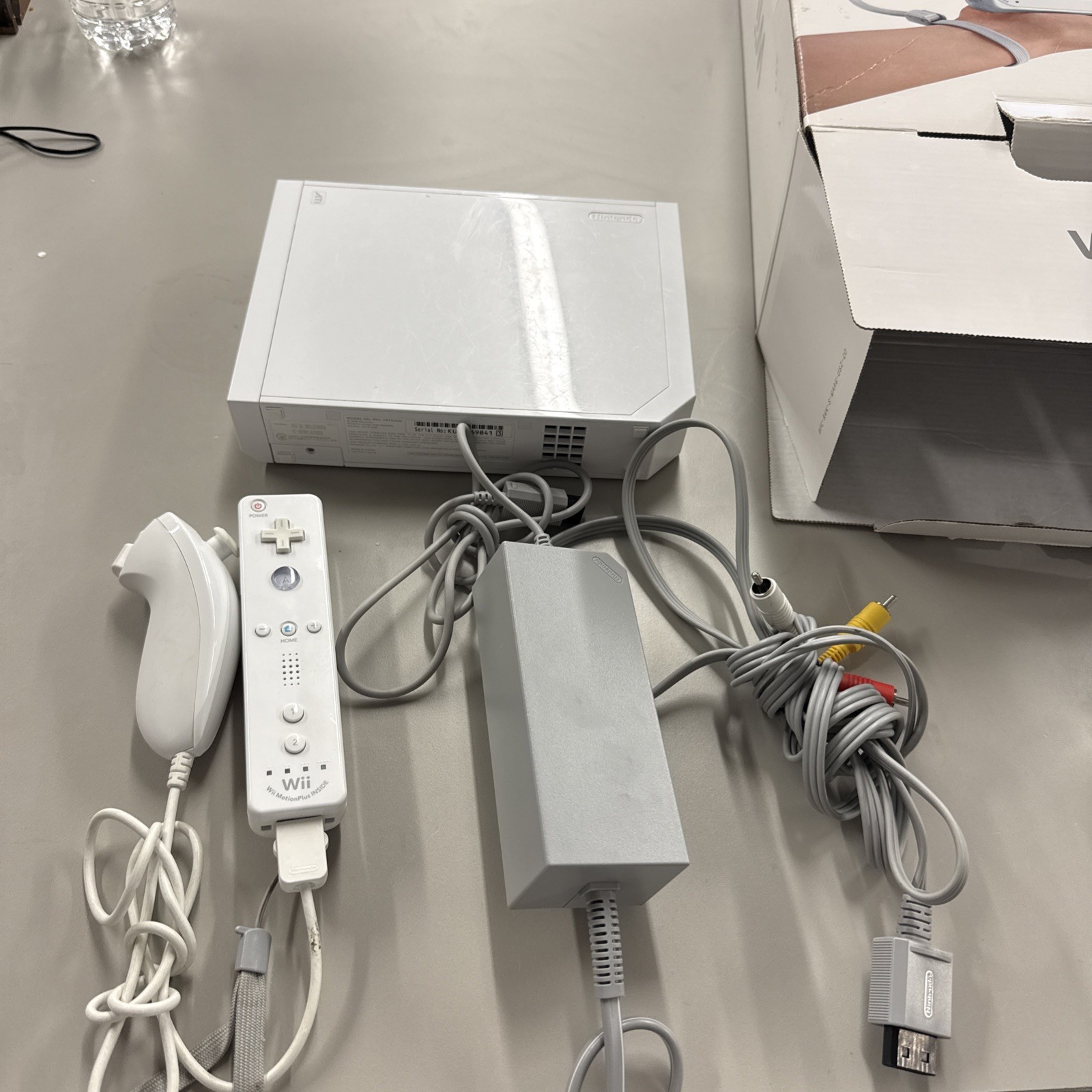 Nintendo Wii White Console Bundle - Model RVL-101 Tested