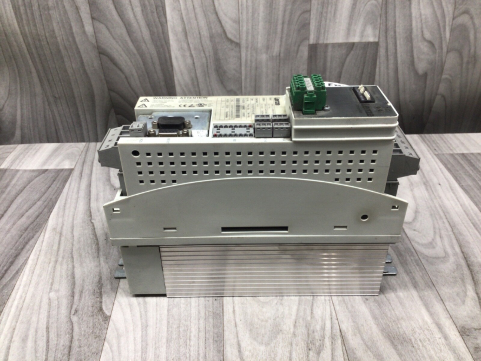 LENZE ECSEP032C4B SERVO CONTROLLER 13192007 #3464FMLH33