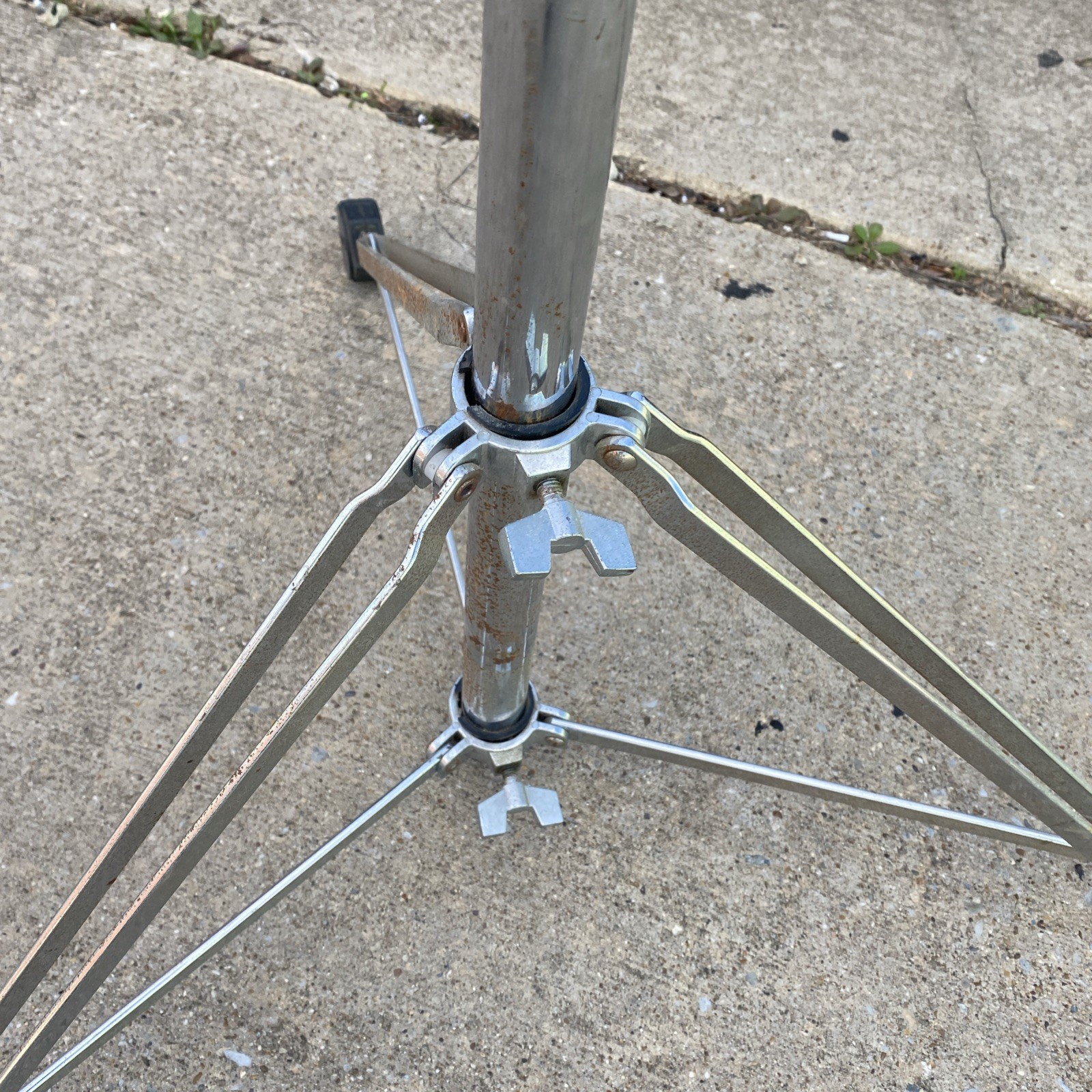 Gibraltar Hardware By Kaman Stand