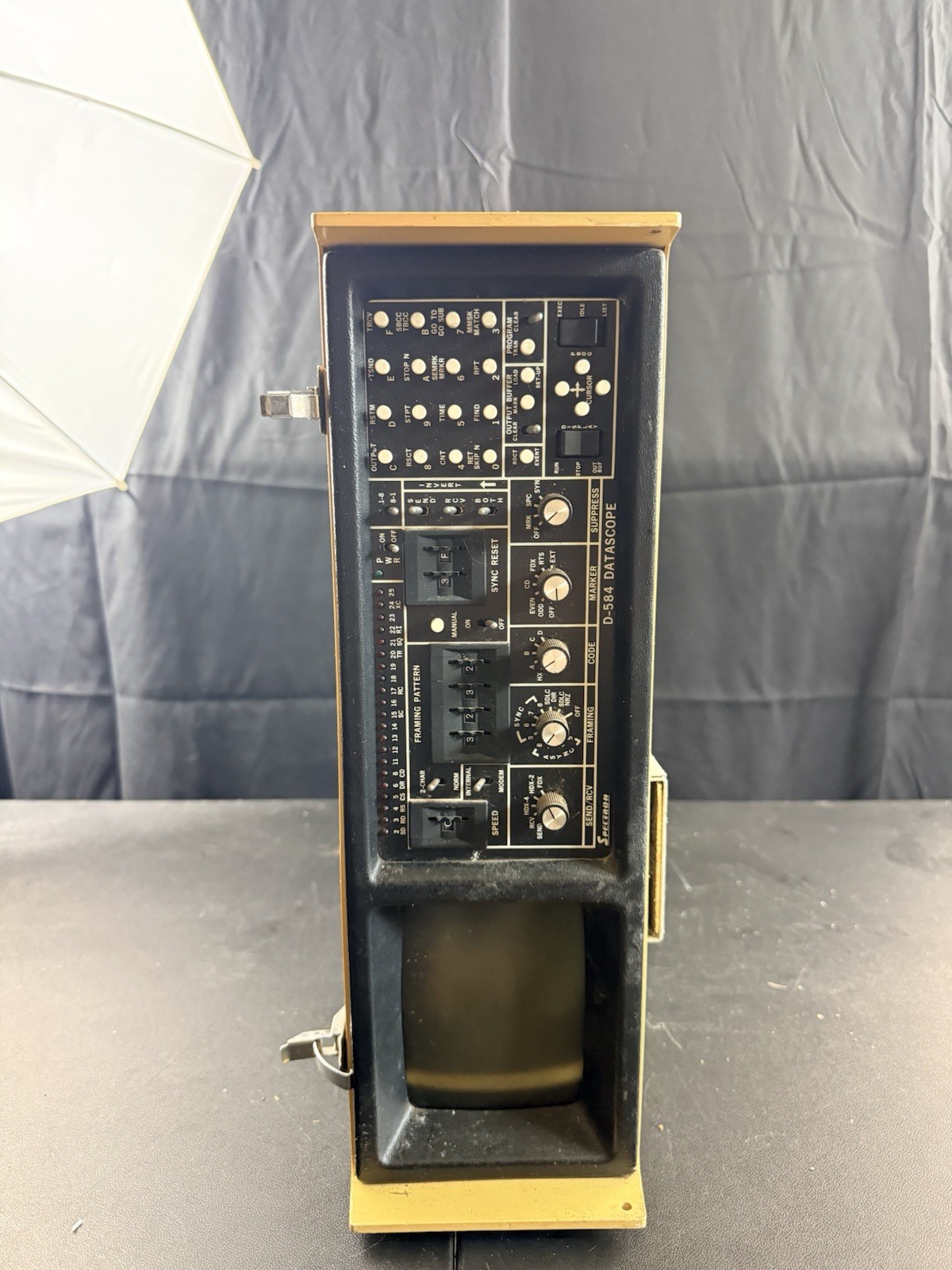 D-584 Datascope Retro Computing Test Equipment Serial Protocol Analyzer WORKS