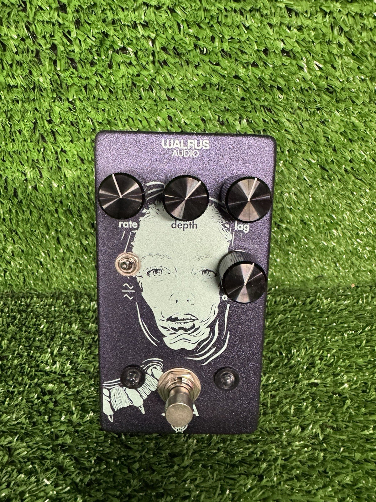Guitar Pedal - Walrus Audio Julia V1 Analog Chorus/Vibrato Pedal