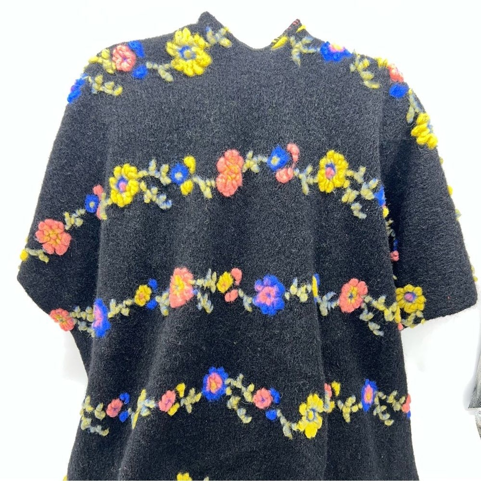 Sperico Wool Blend Floral Knit Black Vest w/Multi-Colored Lines of Flowers-OS