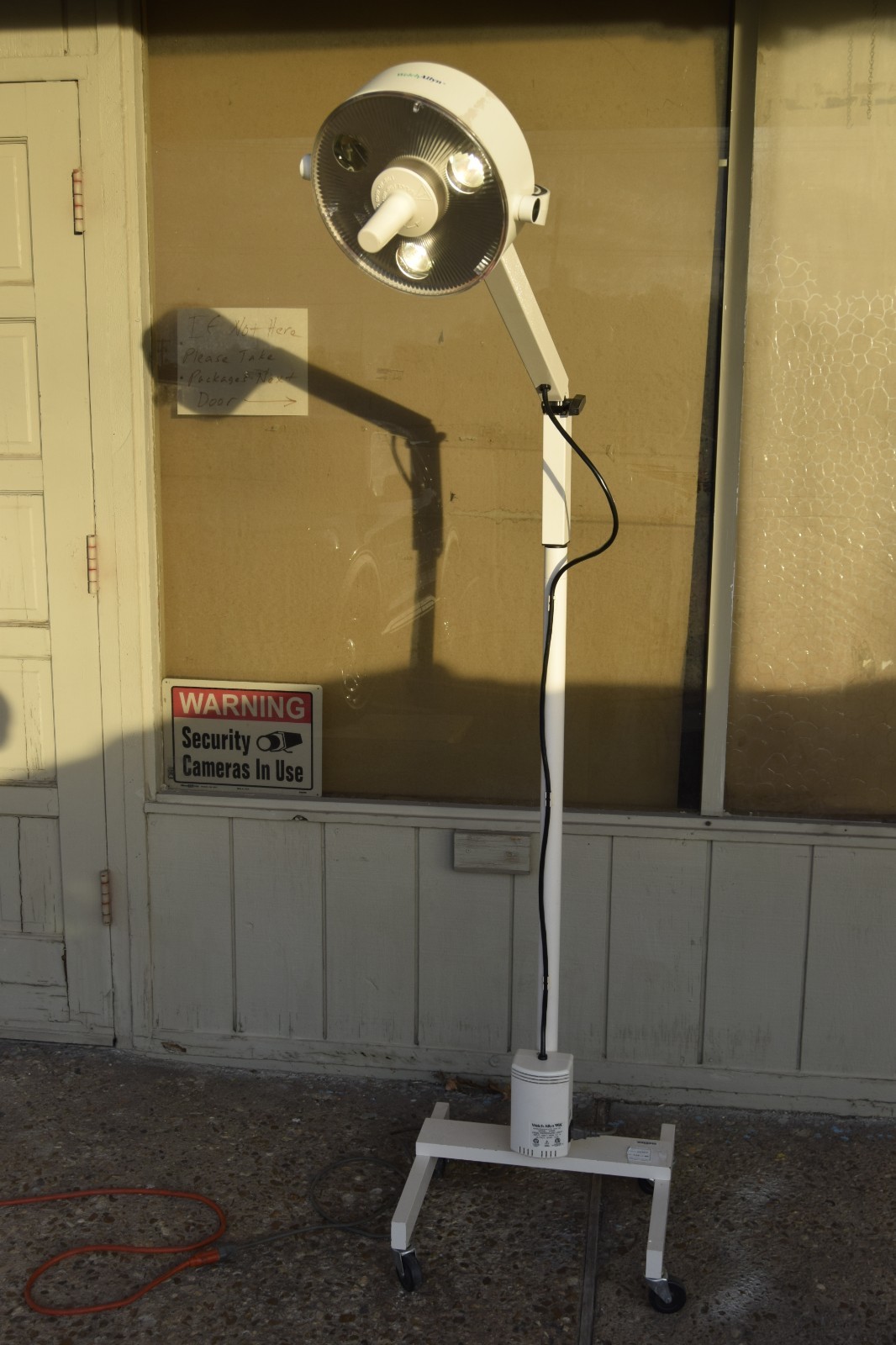 Welch Allyn Model 44200 Procedure Exam Light with Mobile Floor Stand **READ**